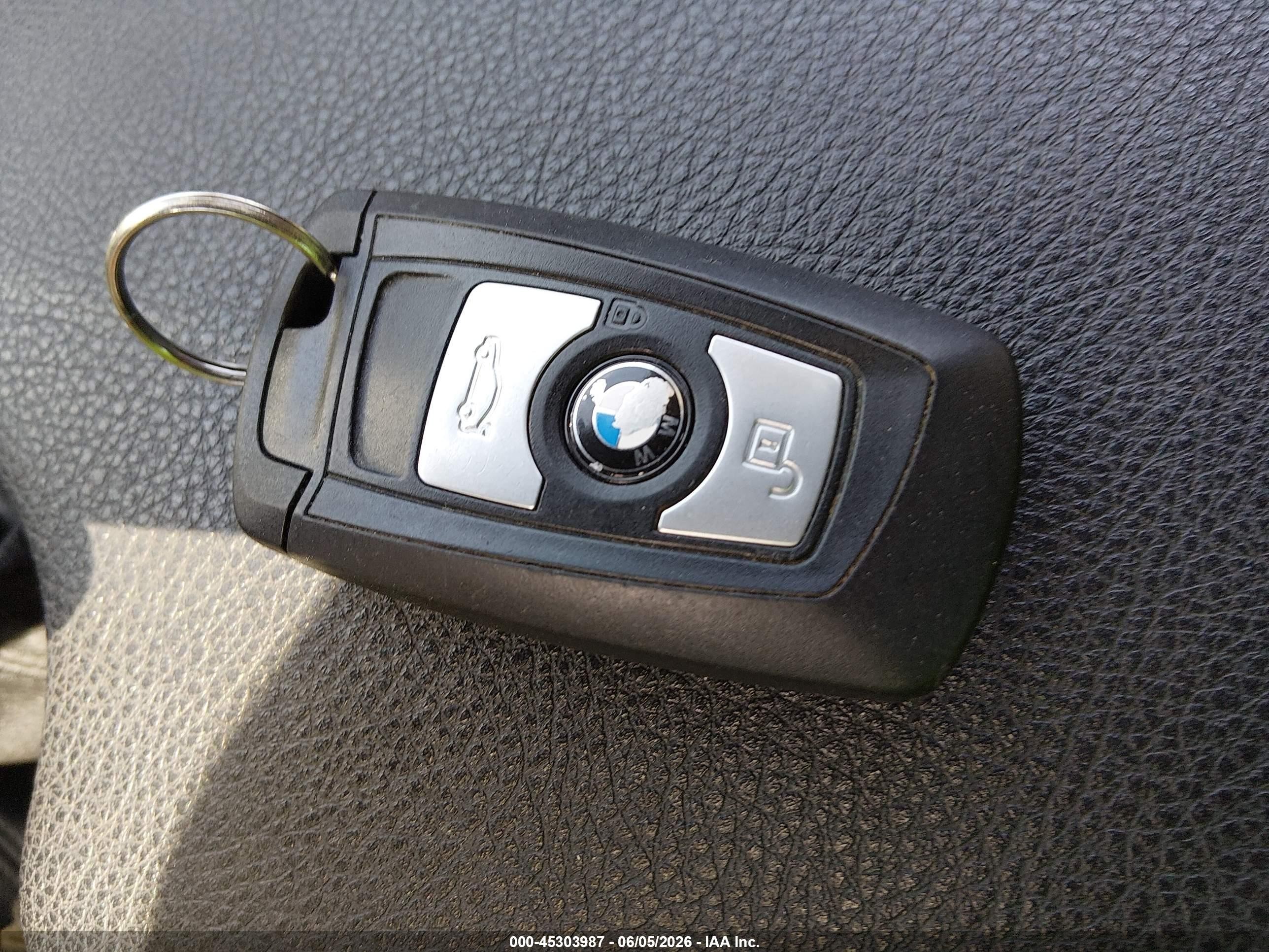 2015 Bmw 320i   Белый vin: WBA3B1C58FK139694