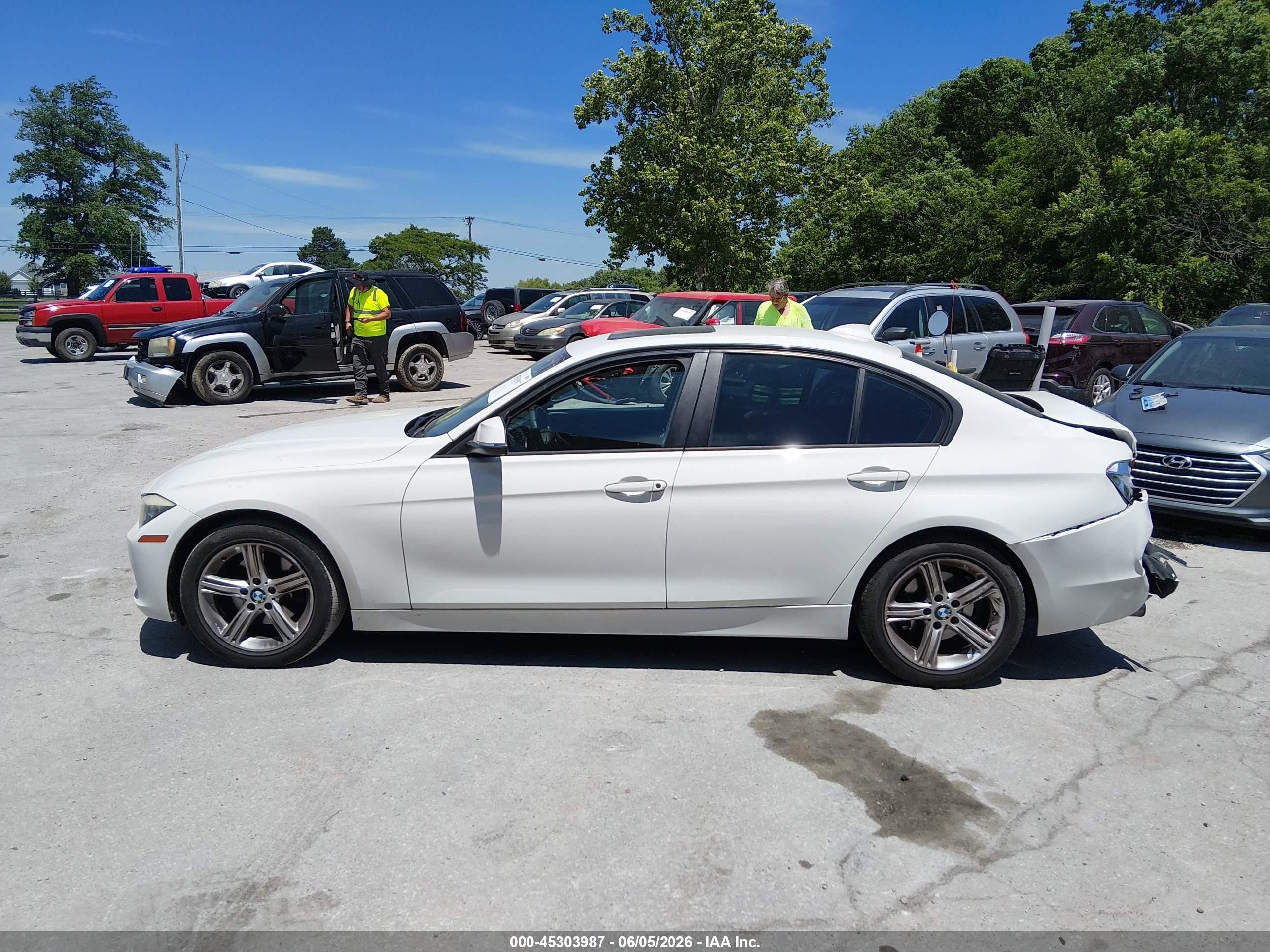 2015 Bmw 320i   Белый vin: WBA3B1C58FK139694