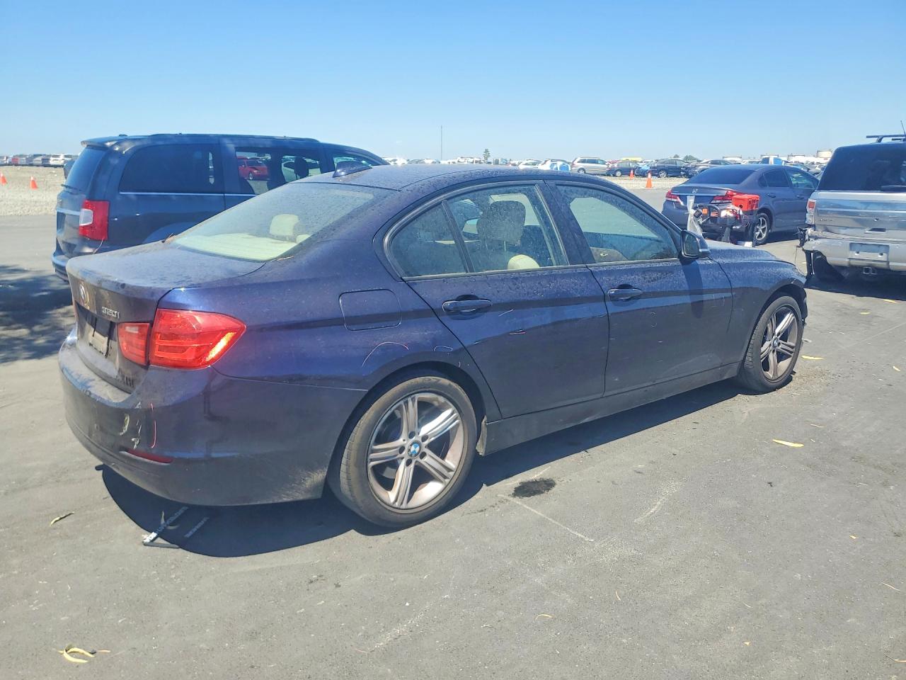 2013 Bmw 320 I Синий vin: WBA3B1C59DK128264