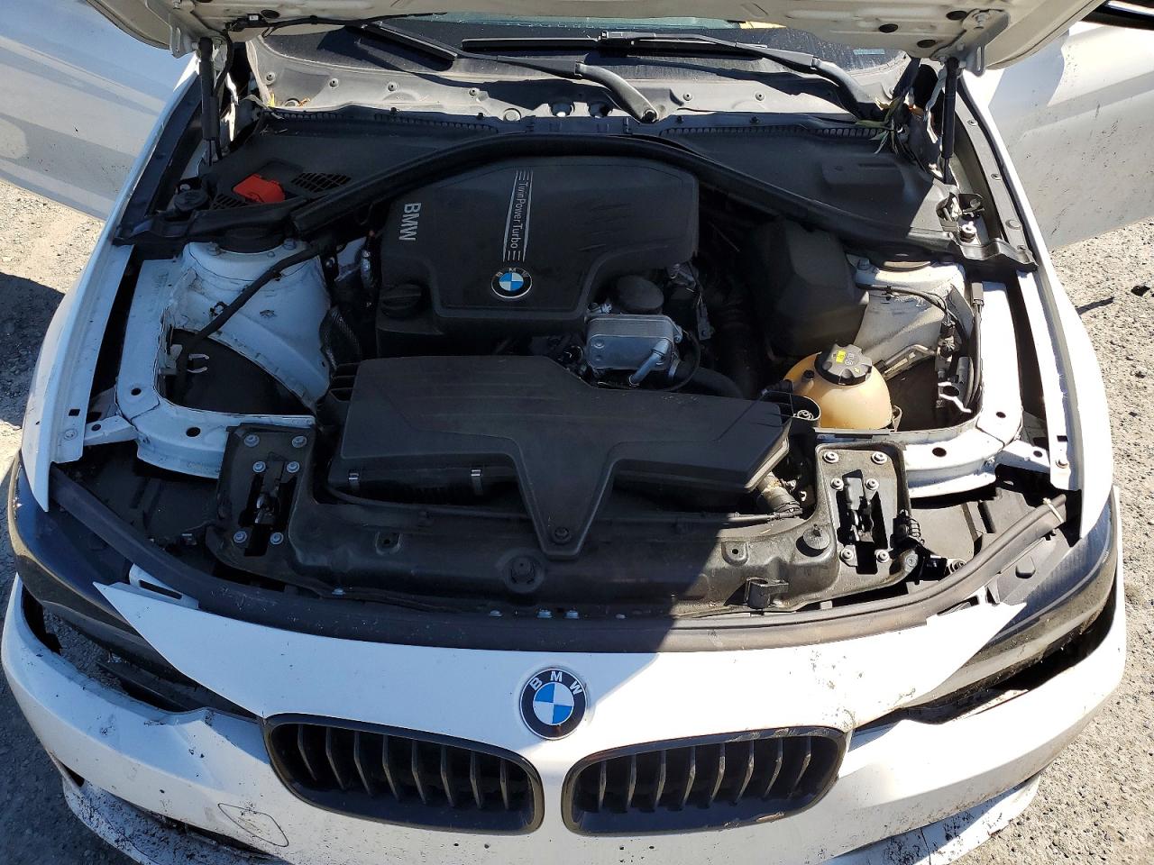 2015 Bmw 320 I White vin: WBA3B1C59FK138070