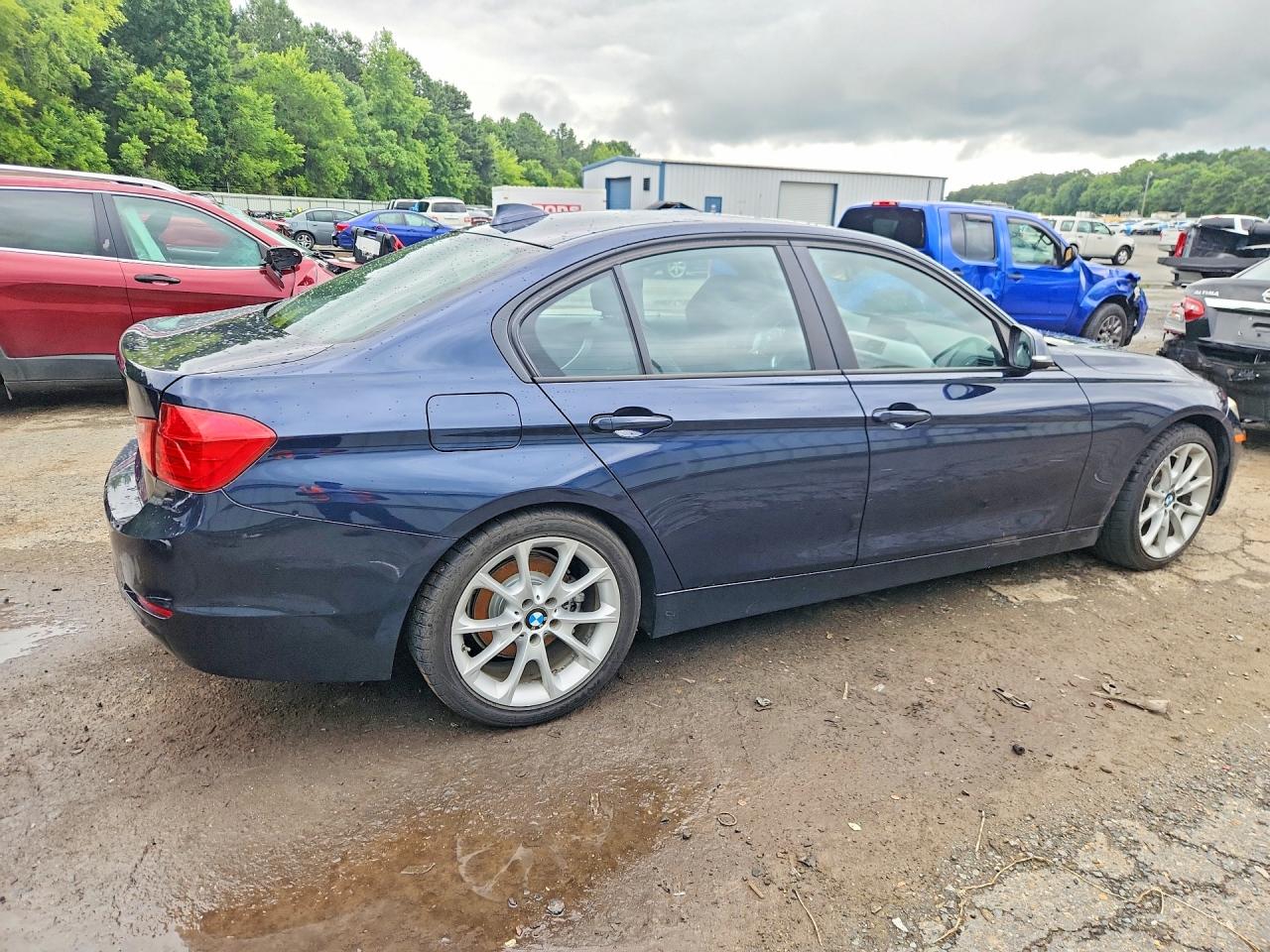 2013 Bmw 320 I Blue vin: WBA3B1C5XDF461677