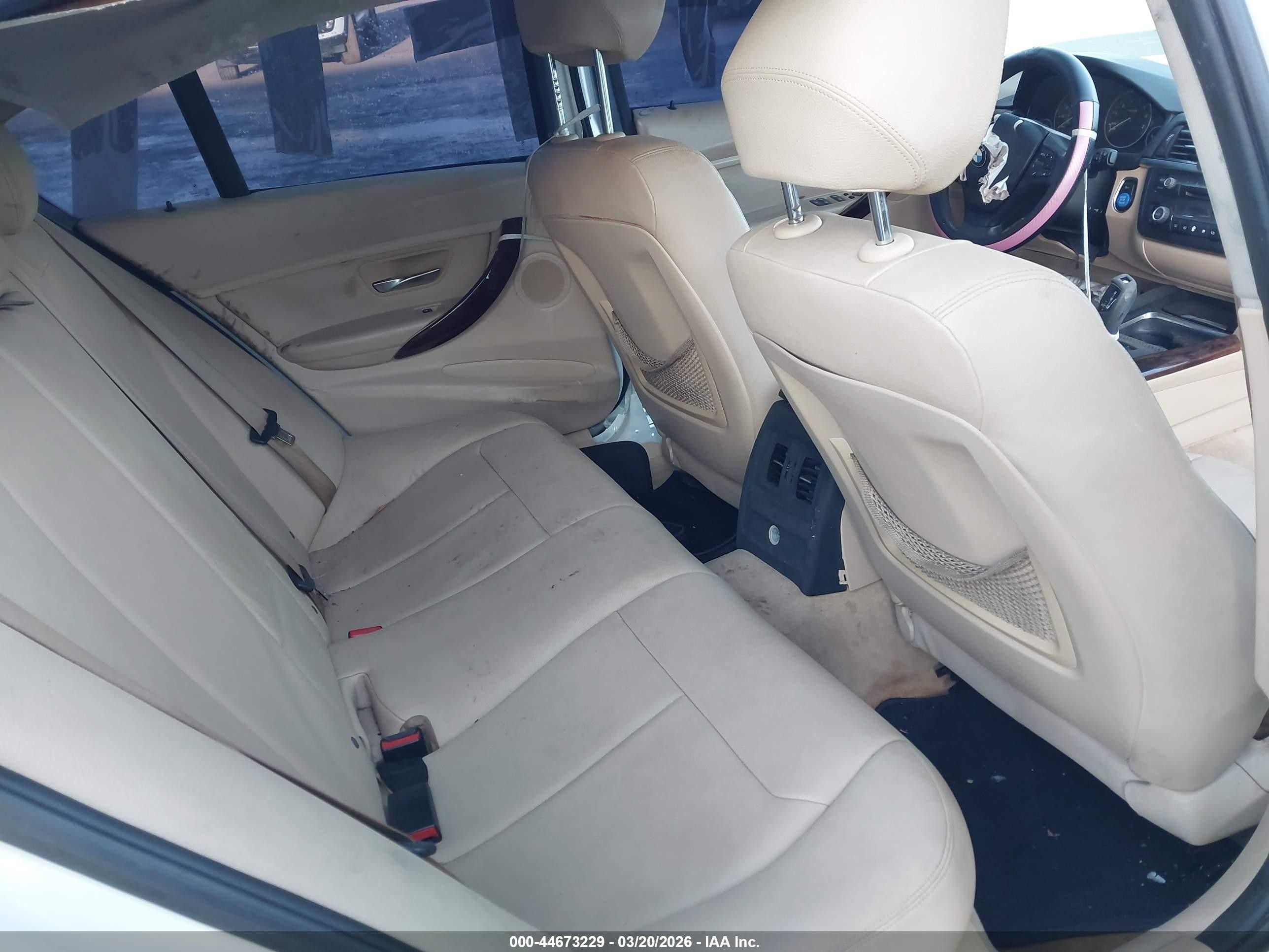 2013 Bmw 320i   White vin: WBA3B1C5XDF462084