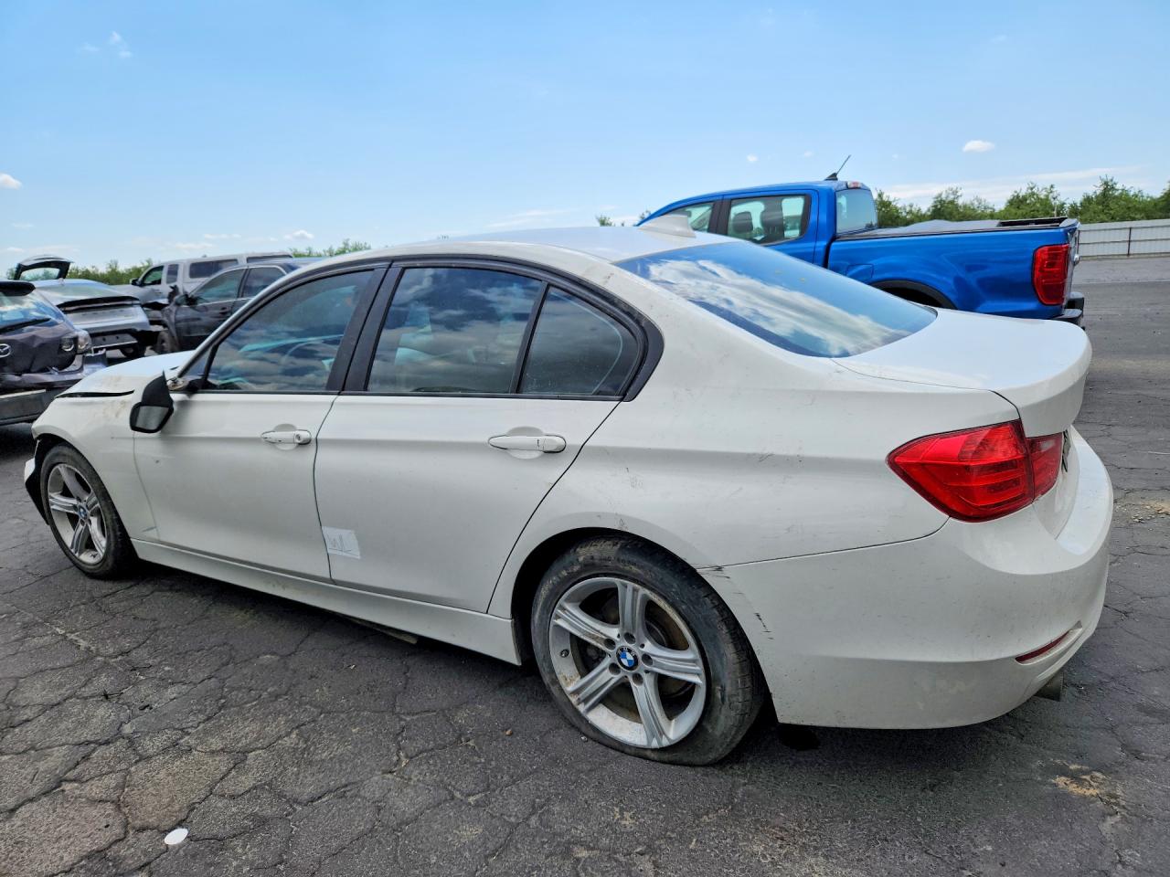 2014 Bmw 320 I Белый vin: WBA3B1G50ENS77849