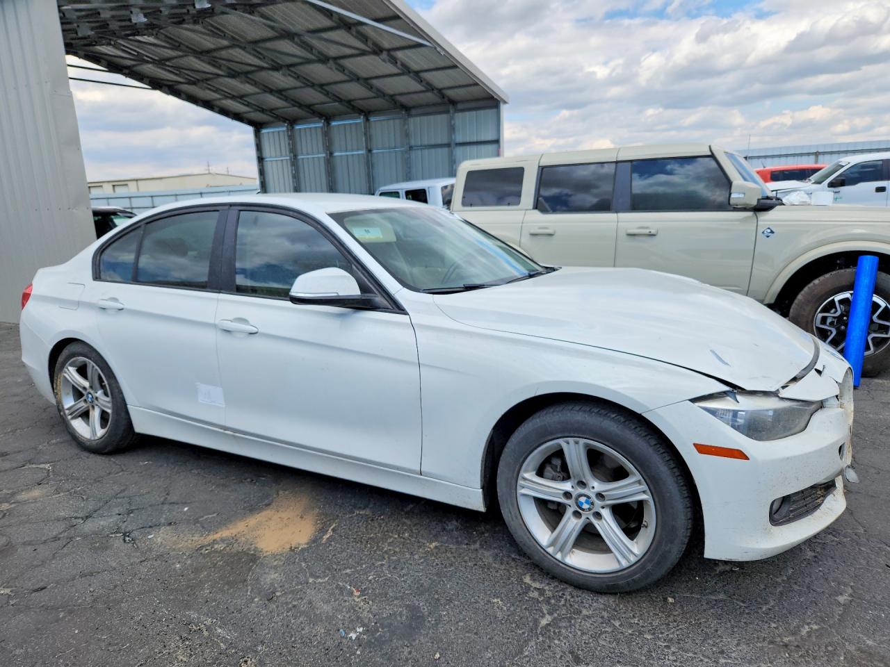 2014 Bmw 320 I Белый vin: WBA3B1G50ENS77849