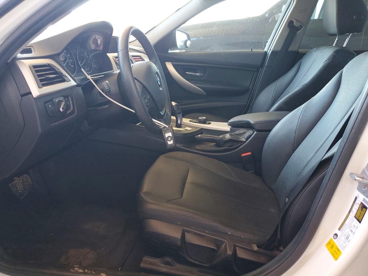 2014 Bmw 320 I Белый vin: WBA3B1G51ENS80243