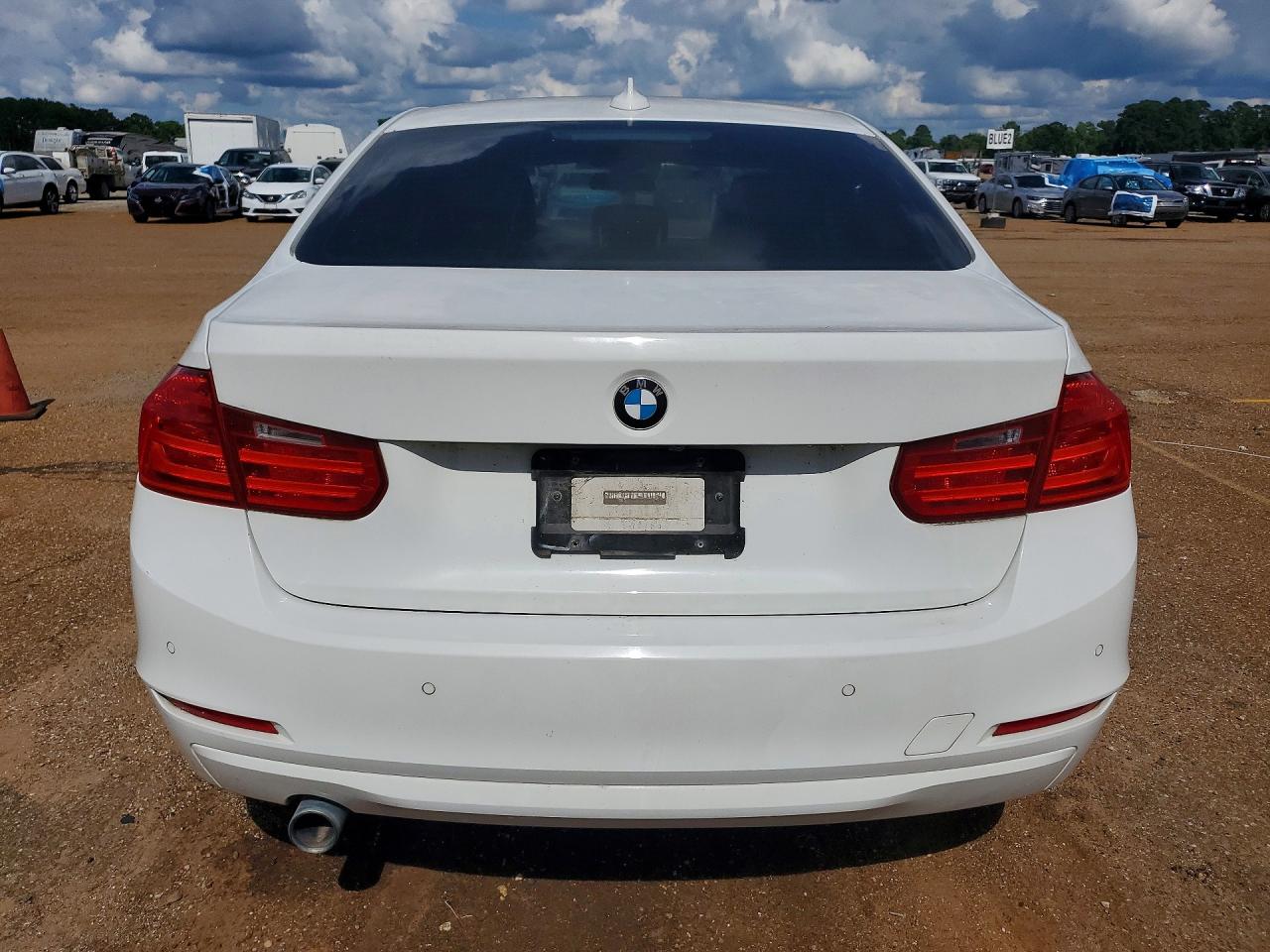2015 Bmw 320 I White vin: WBA3B1G51FNT07409