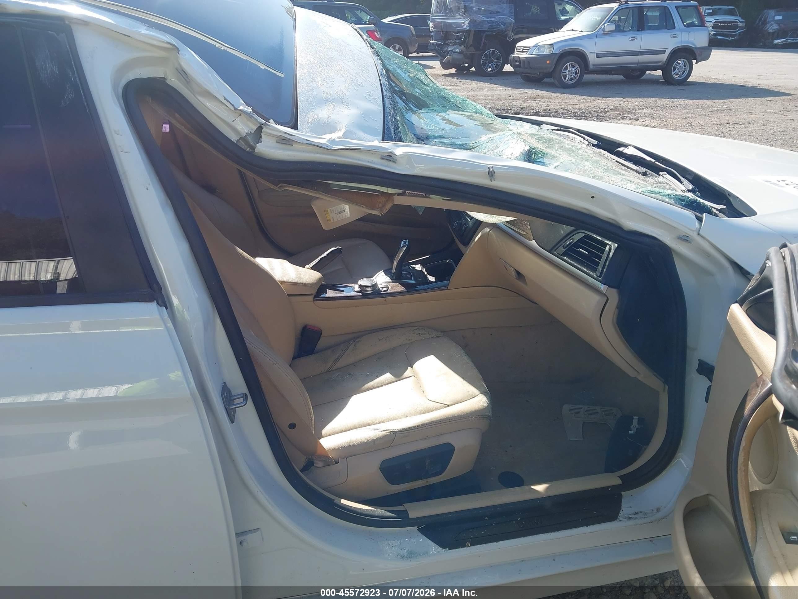 2014 Bmw 320i   White vin: WBA3B1G52ENT00113