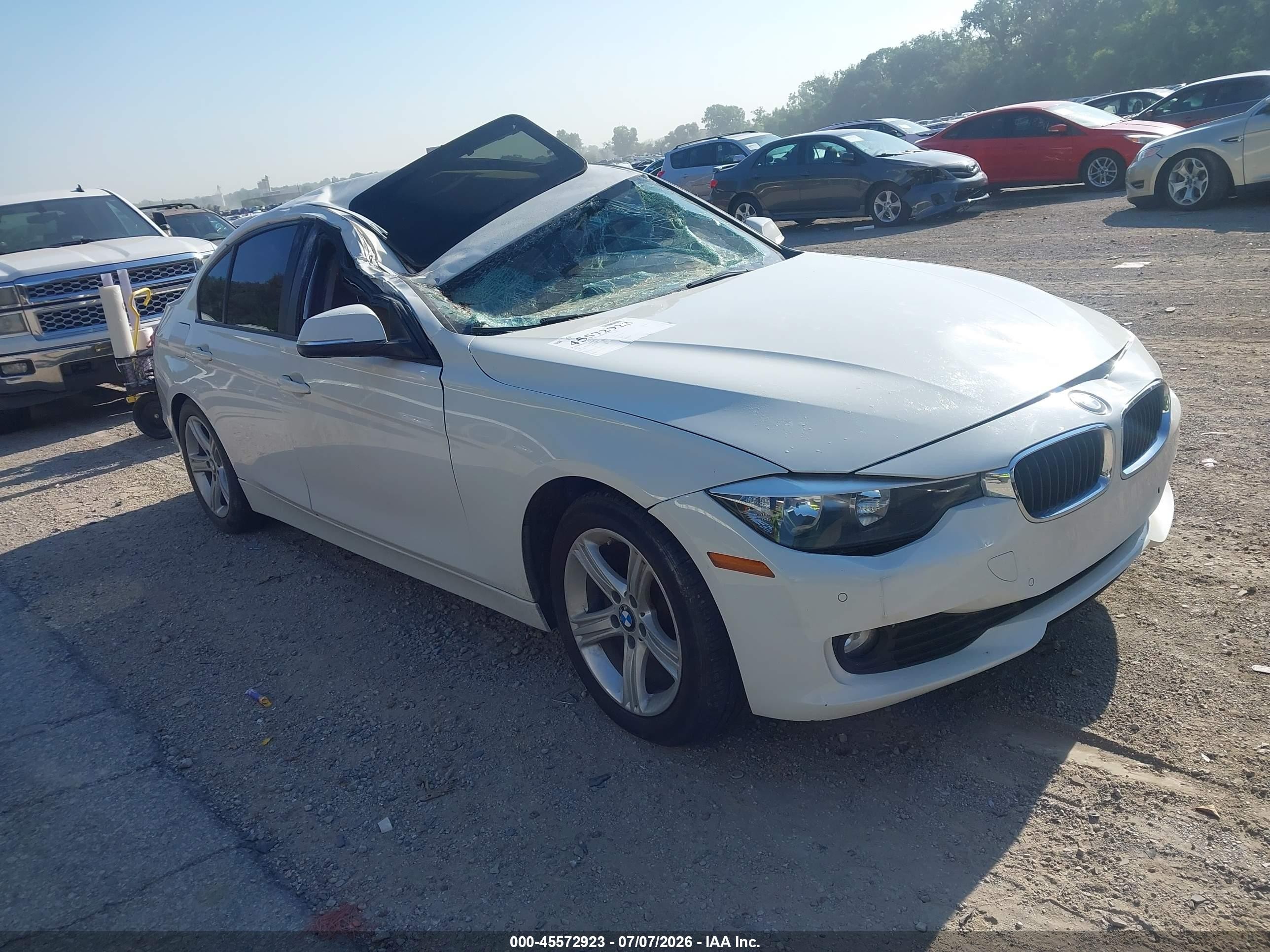 2014 Bmw 320i   White vin: WBA3B1G52ENT00113