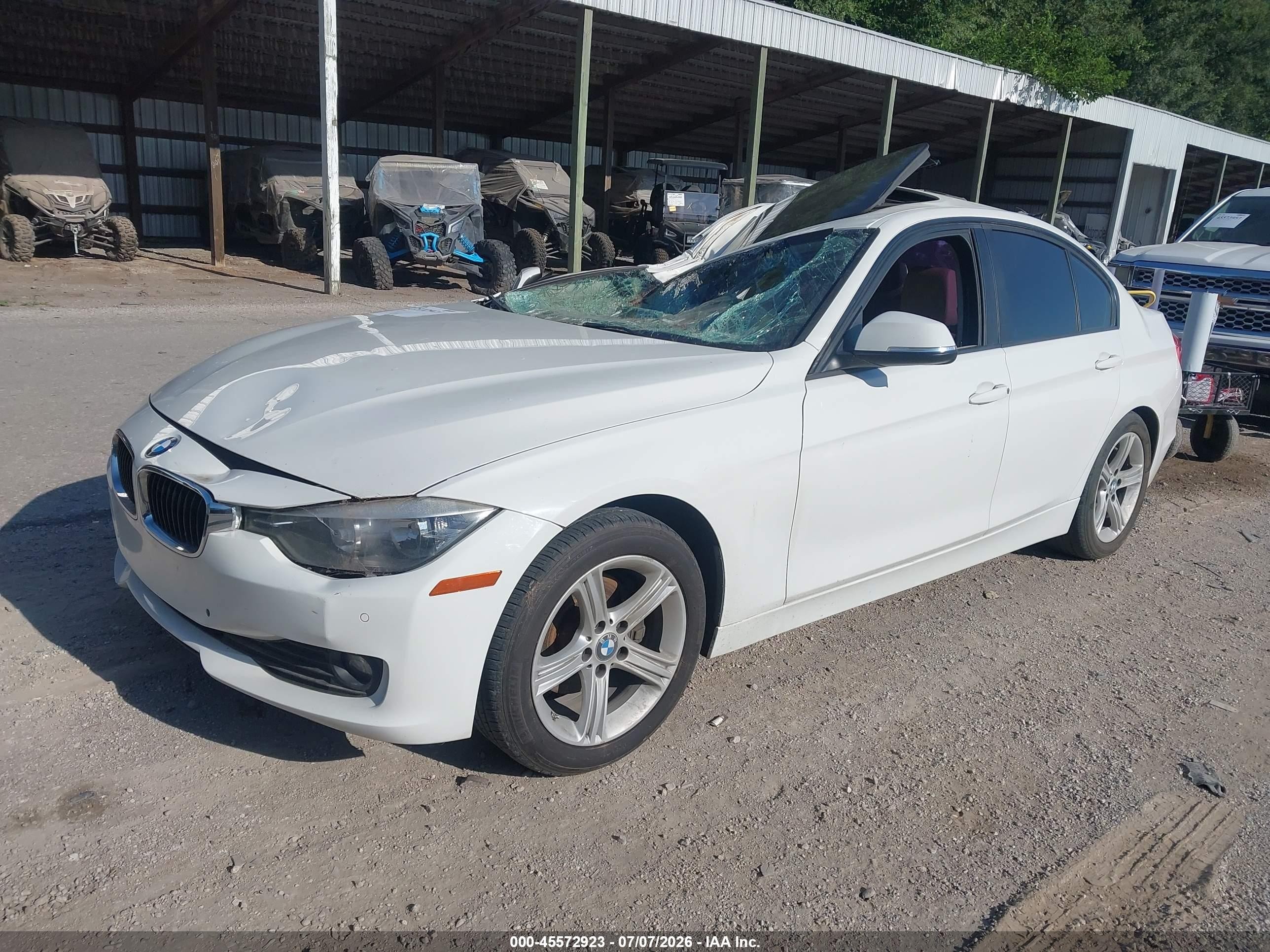 2014 Bmw 320i   White vin: WBA3B1G52ENT00113