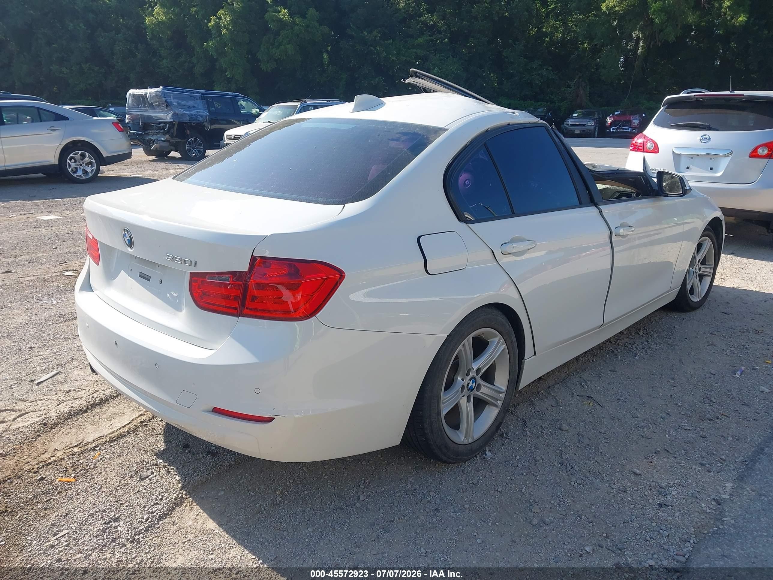 2014 Bmw 320i   White vin: WBA3B1G52ENT00113