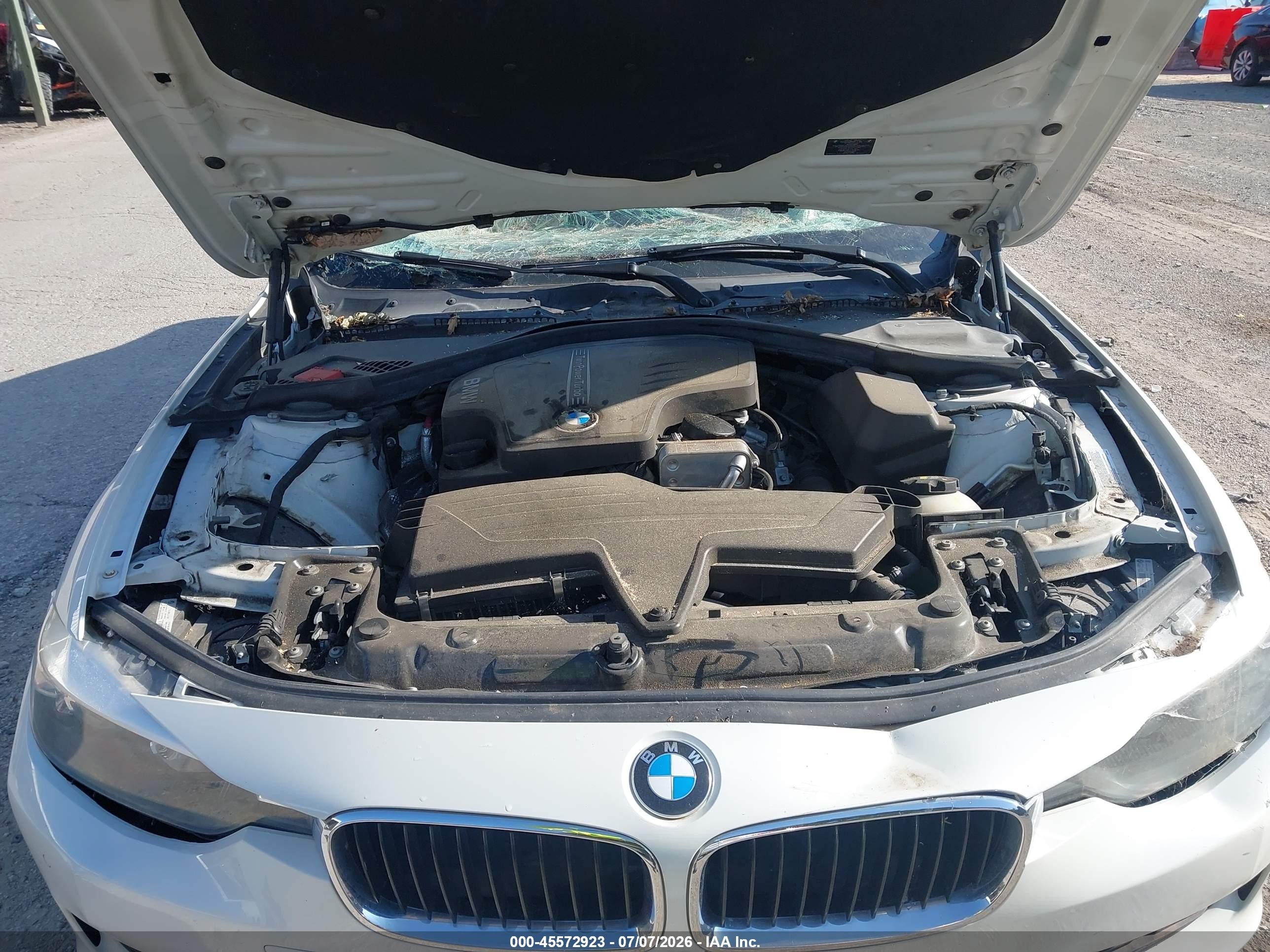 2014 Bmw 320i   White vin: WBA3B1G52ENT00113