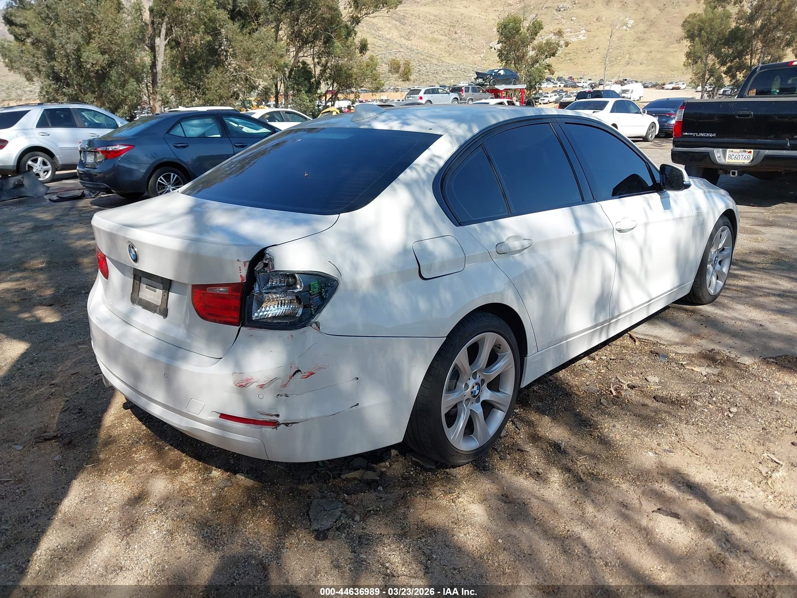 2015 Bmw 320i   White vin: WBA3B1G52FNT05314