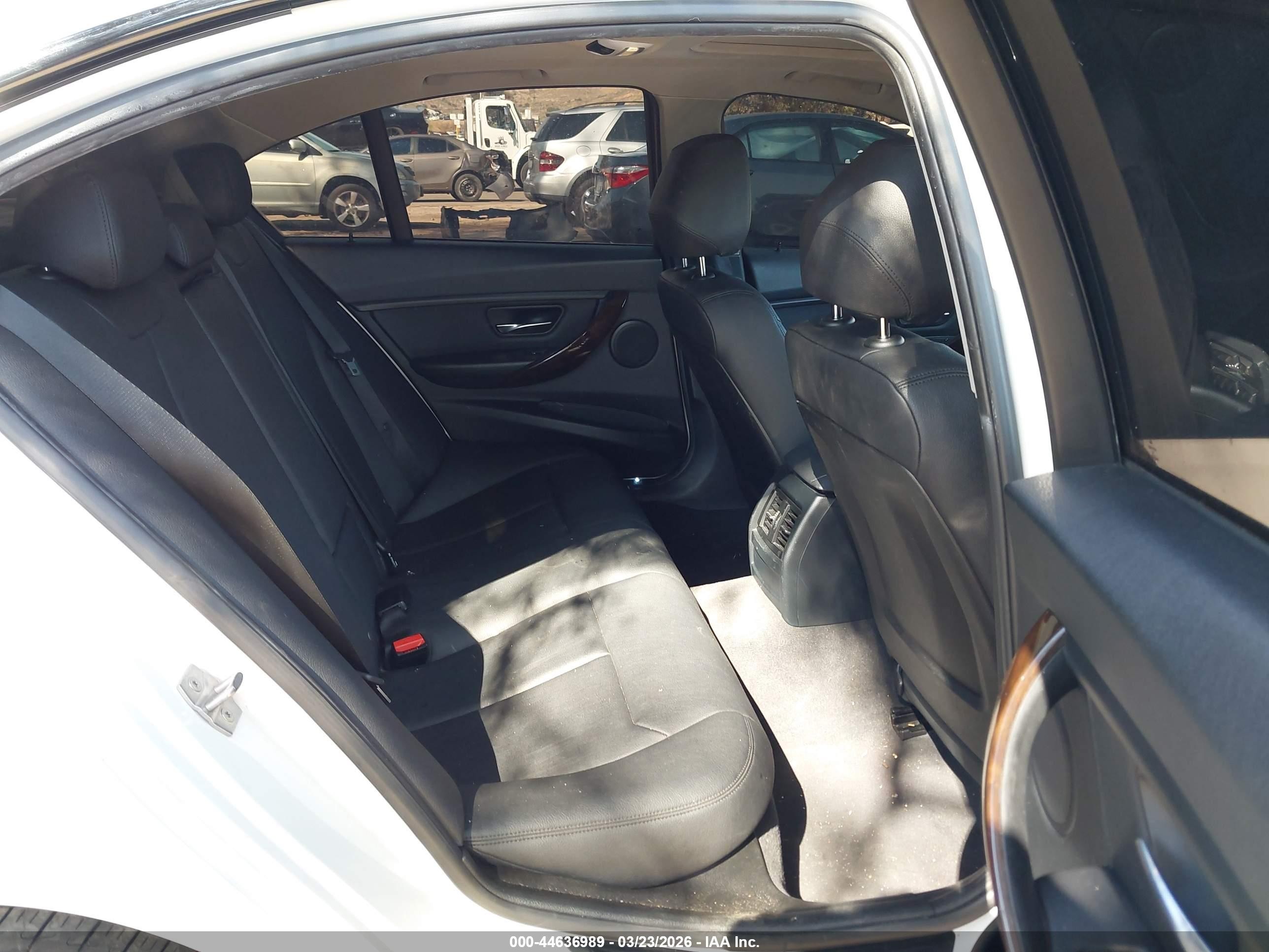2015 Bmw 320i   White vin: WBA3B1G52FNT05314