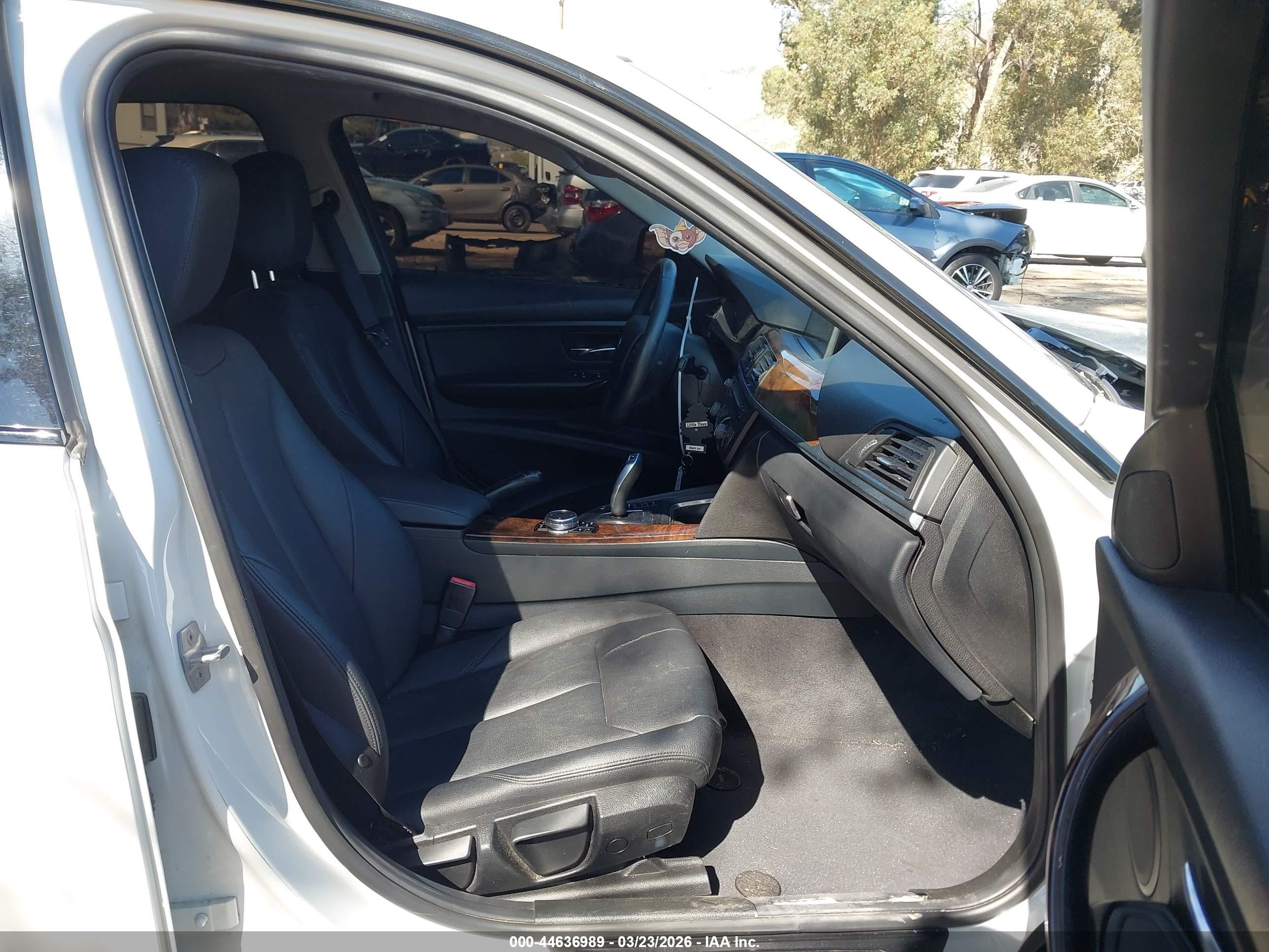 2015 Bmw 320i   White vin: WBA3B1G52FNT05314