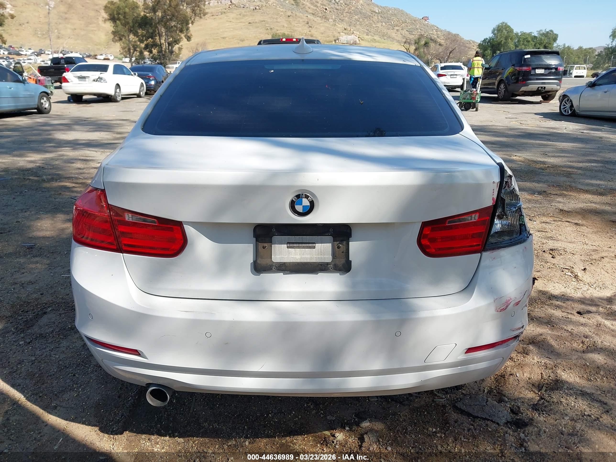 2015 Bmw 320i   White vin: WBA3B1G52FNT05314
