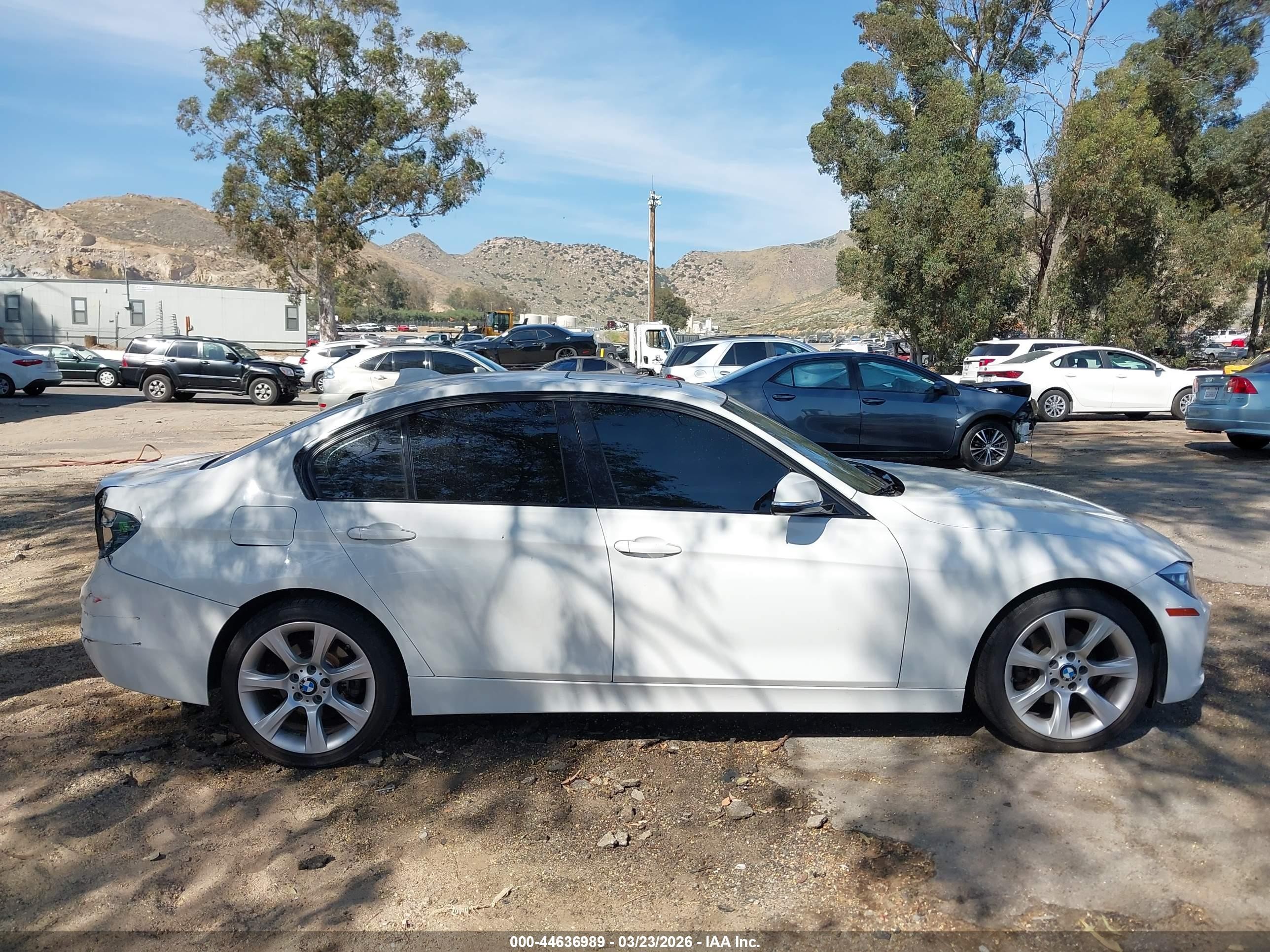 2015 Bmw 320i   White vin: WBA3B1G52FNT05314