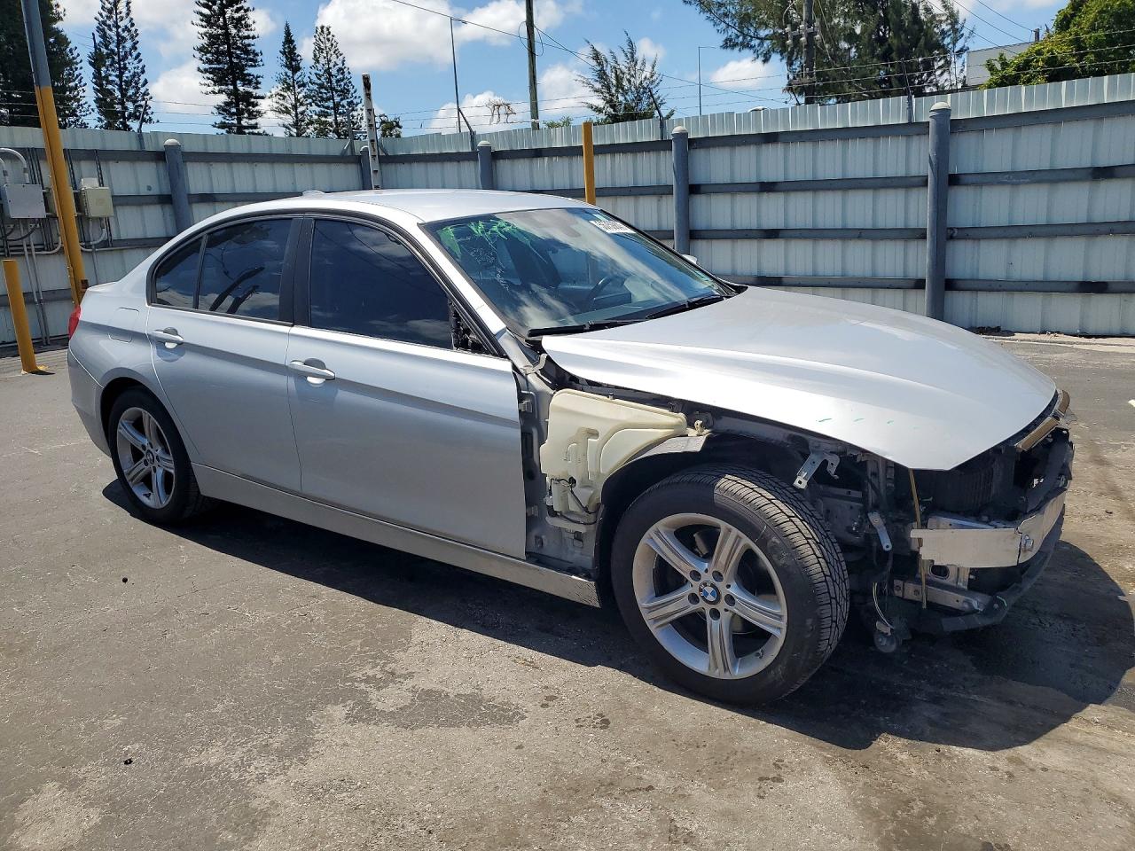 2015 Bmw 320 I Silver vin: WBA3B1G52FNT05667