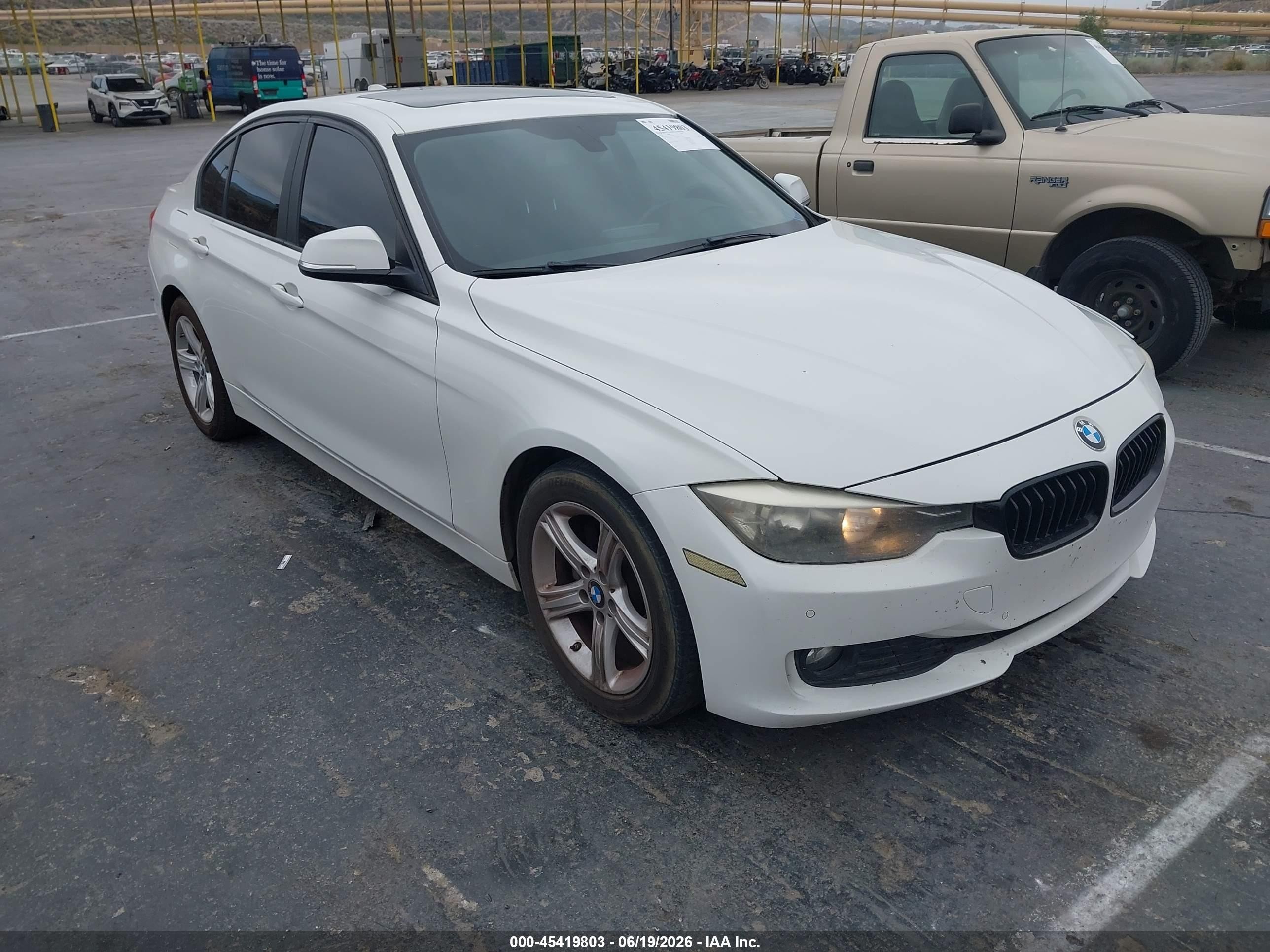 2015 Bmw 320i   White vin: WBA3B1G52FNT07905