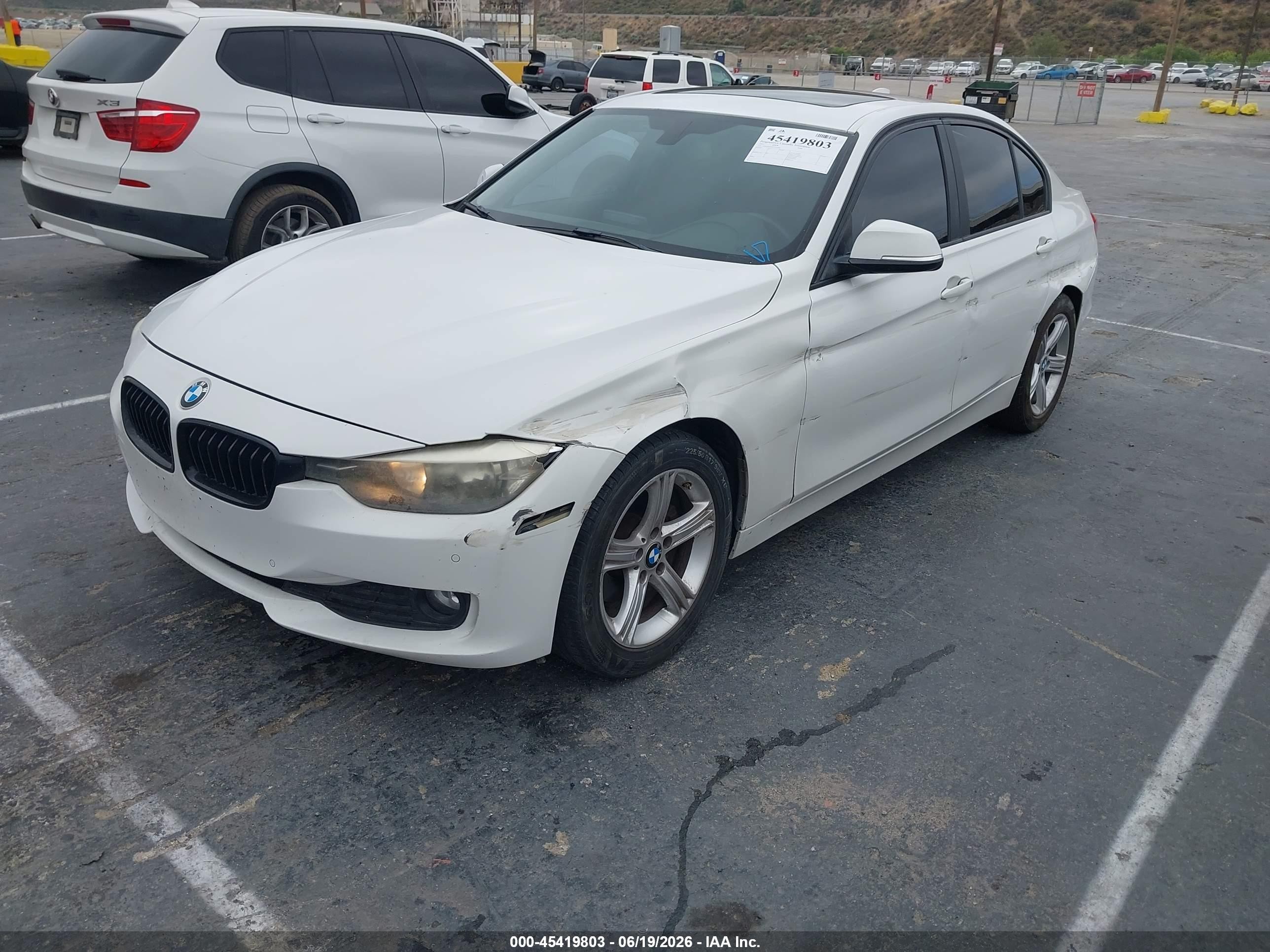2015 Bmw 320i   White vin: WBA3B1G52FNT07905