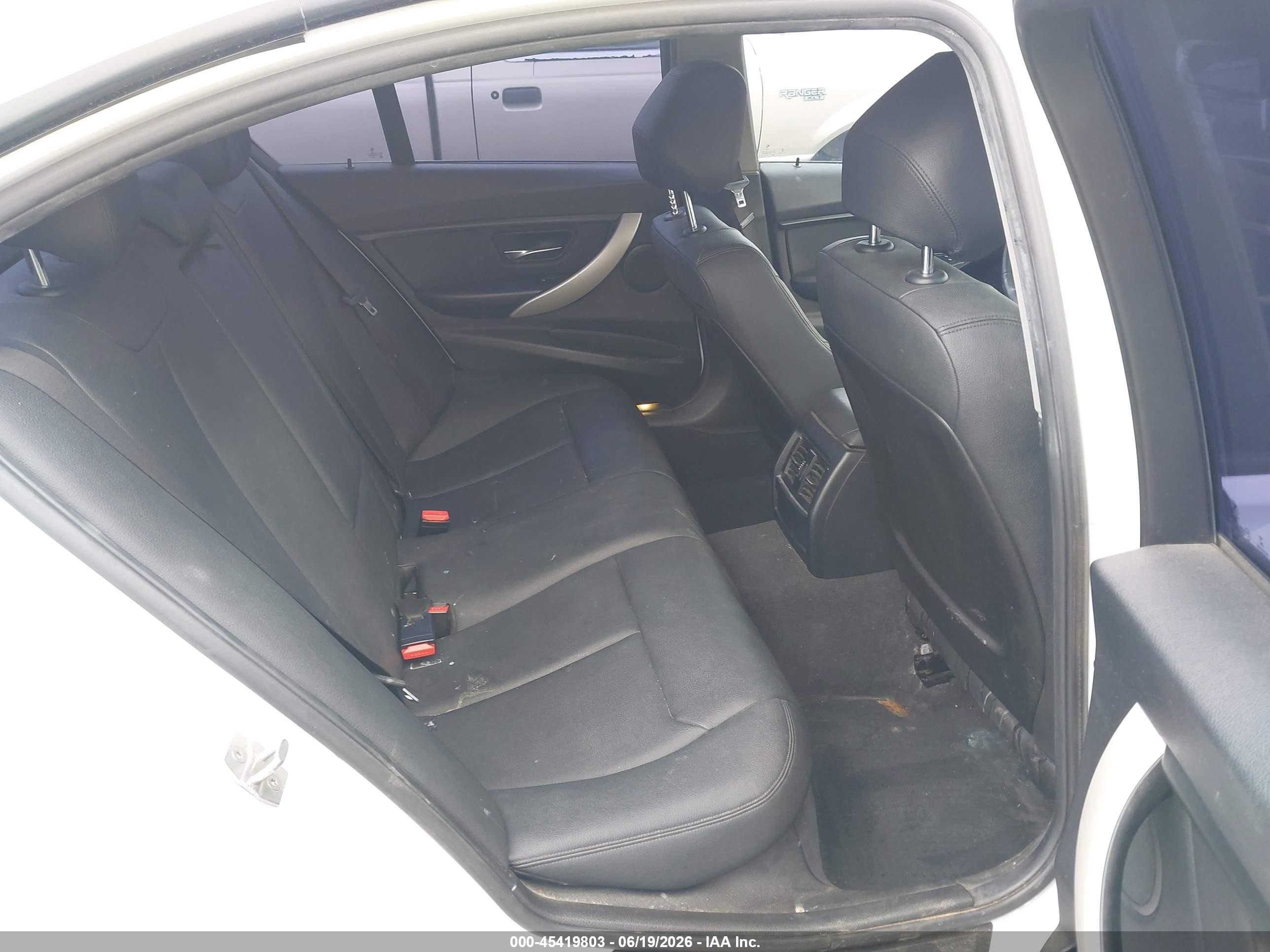 2015 Bmw 320i   White vin: WBA3B1G52FNT07905
