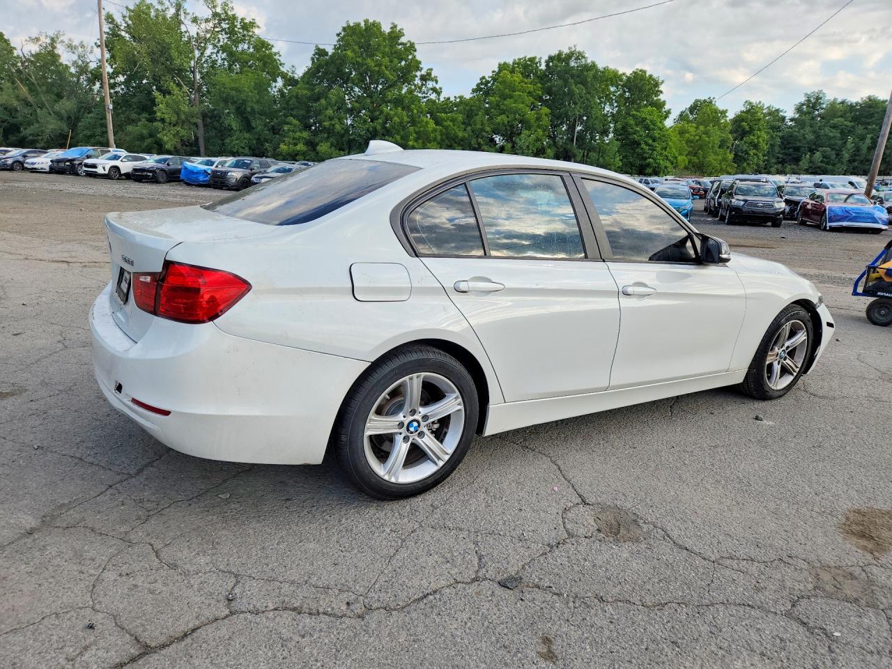 2015 Bmw 320 I White vin: WBA3B1G53FNT63643