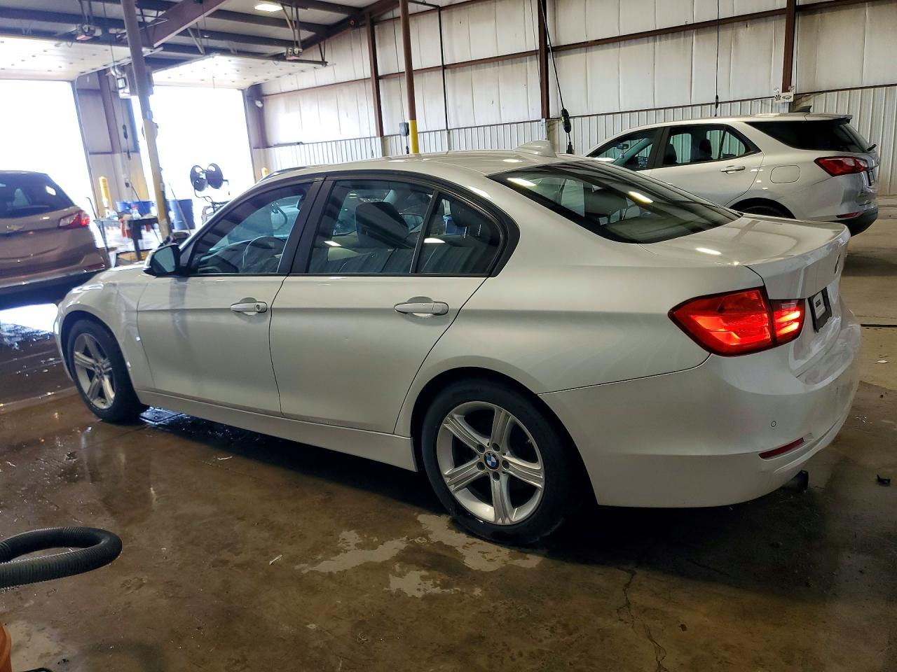 2015 Bmw 320 I White vin: WBA3B1G54FNT02298
