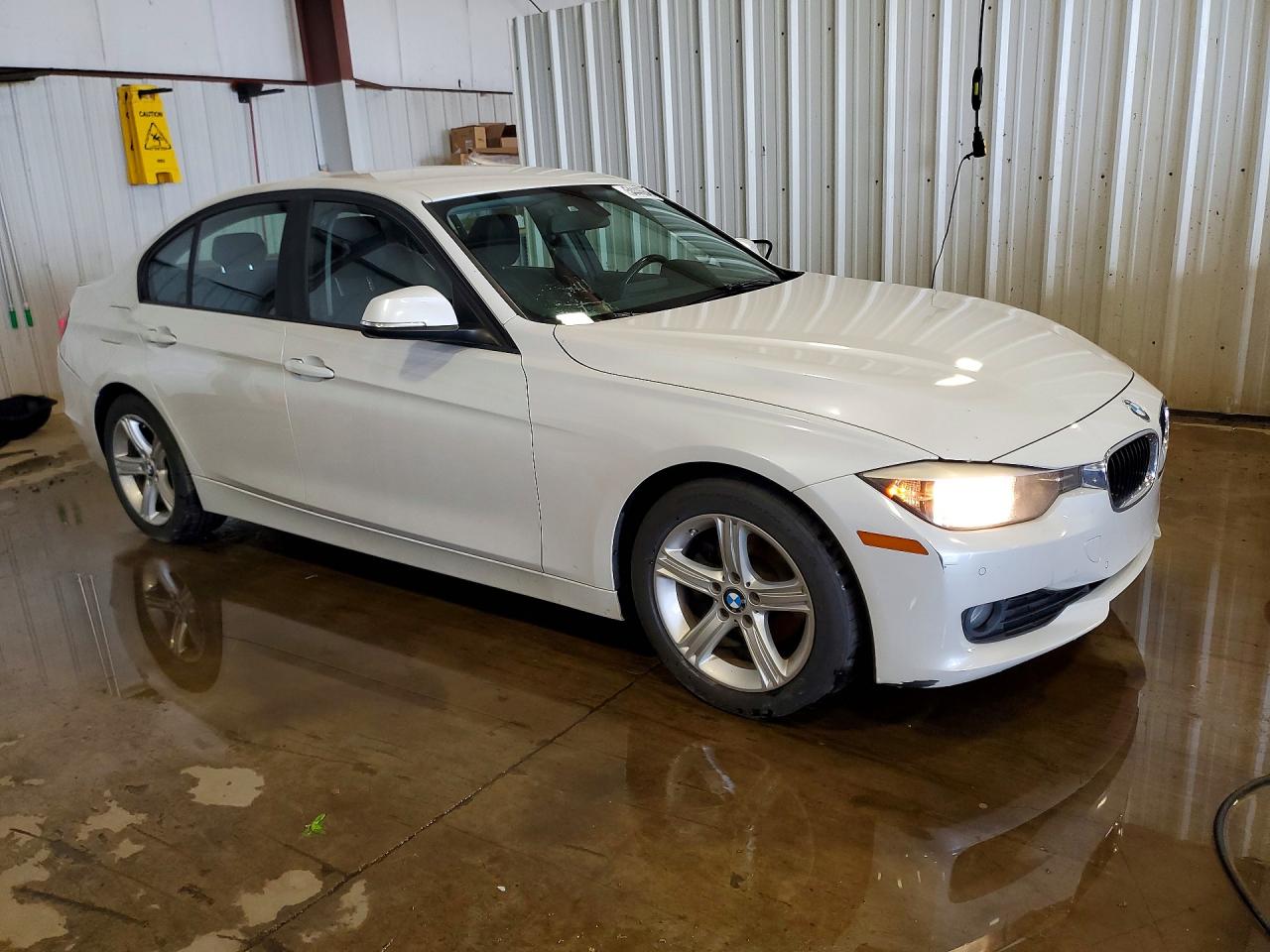 2015 Bmw 320 I White vin: WBA3B1G54FNT02298