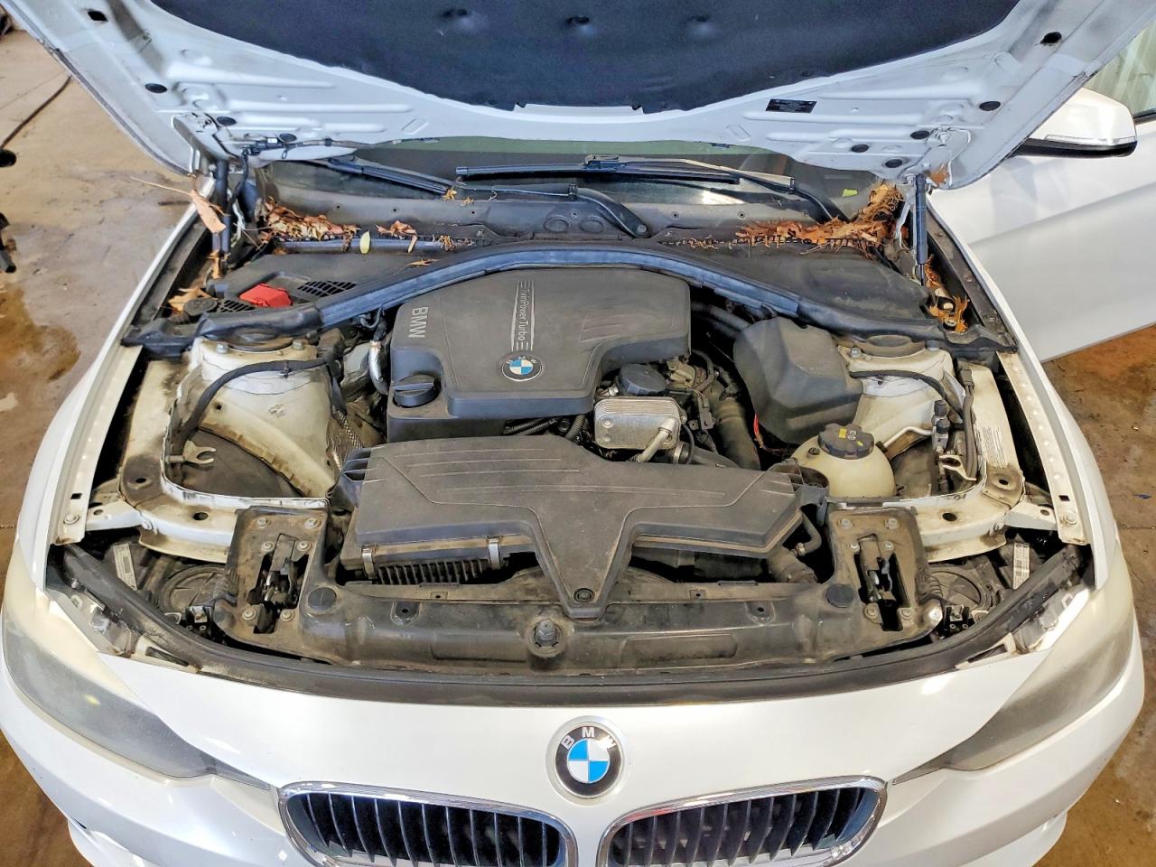 2015 Bmw 320 I White vin: WBA3B1G54FNT02298
