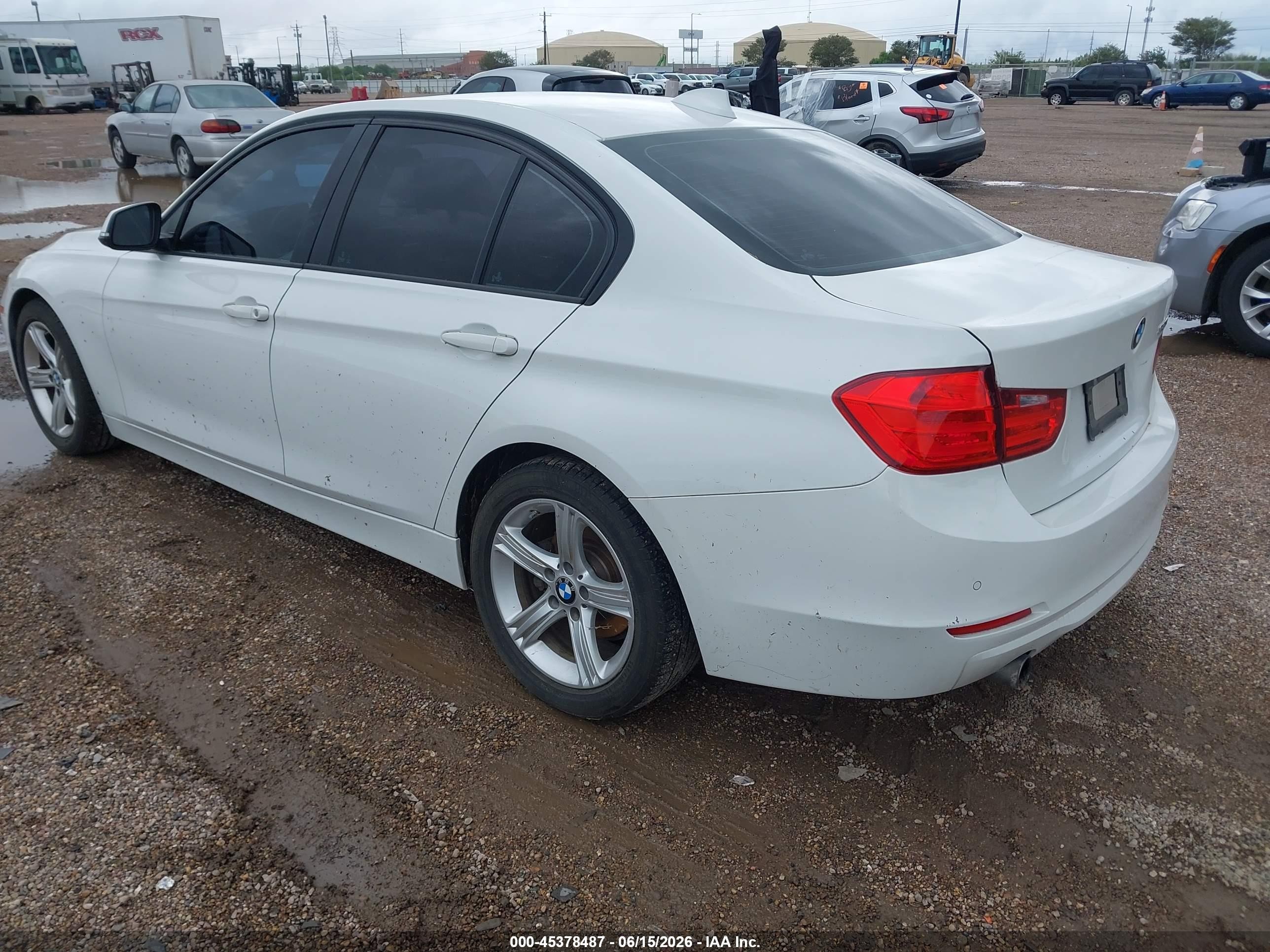 2014 Bmw 320i   White vin: WBA3B1G55ENT00199