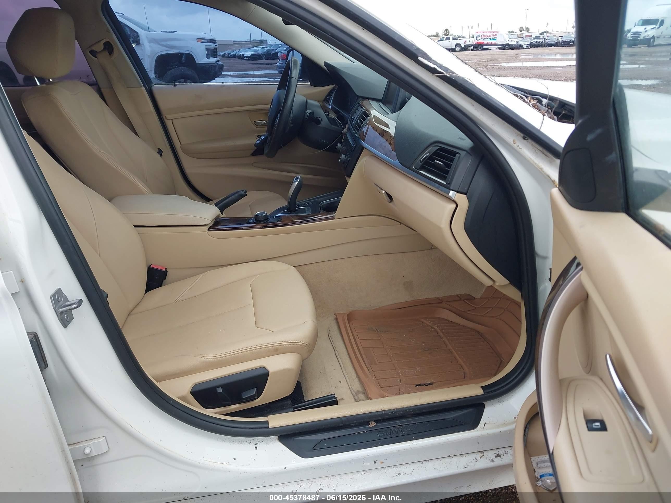 2014 Bmw 320i   White vin: WBA3B1G55ENT00199