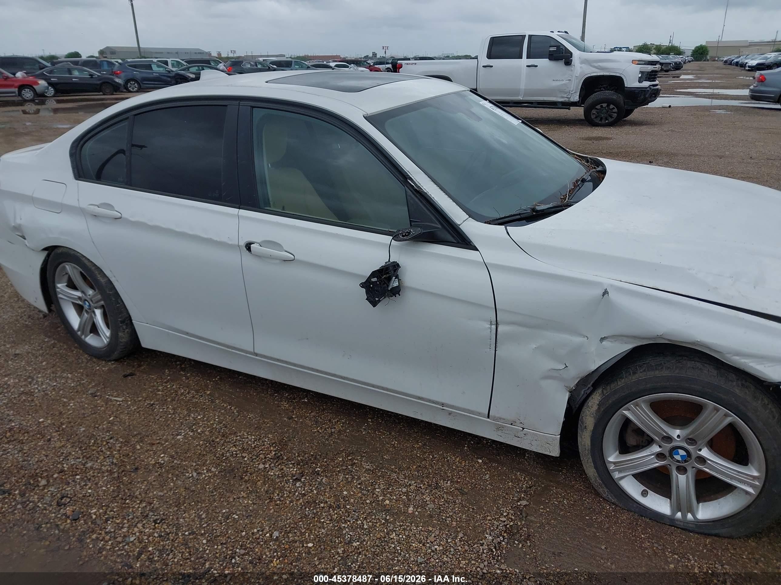 2014 Bmw 320i   White vin: WBA3B1G55ENT00199