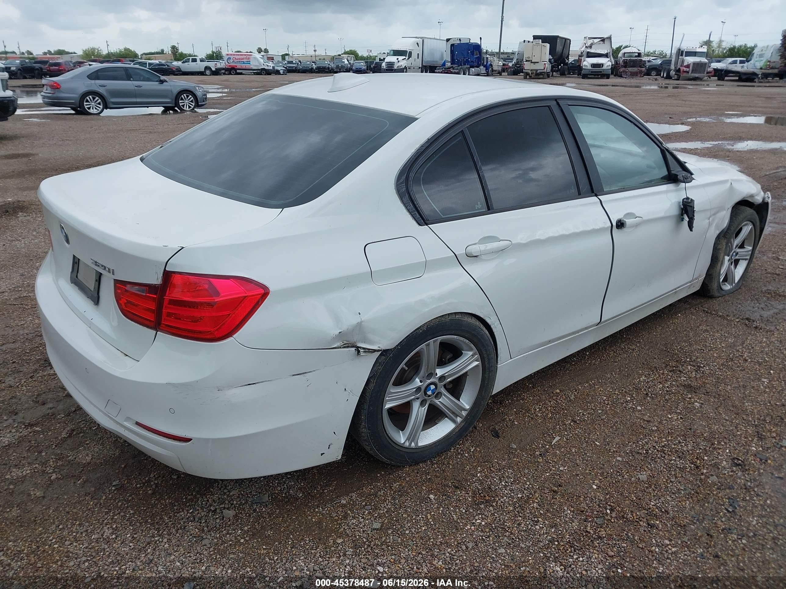 2014 Bmw 320i   White vin: WBA3B1G55ENT00199
