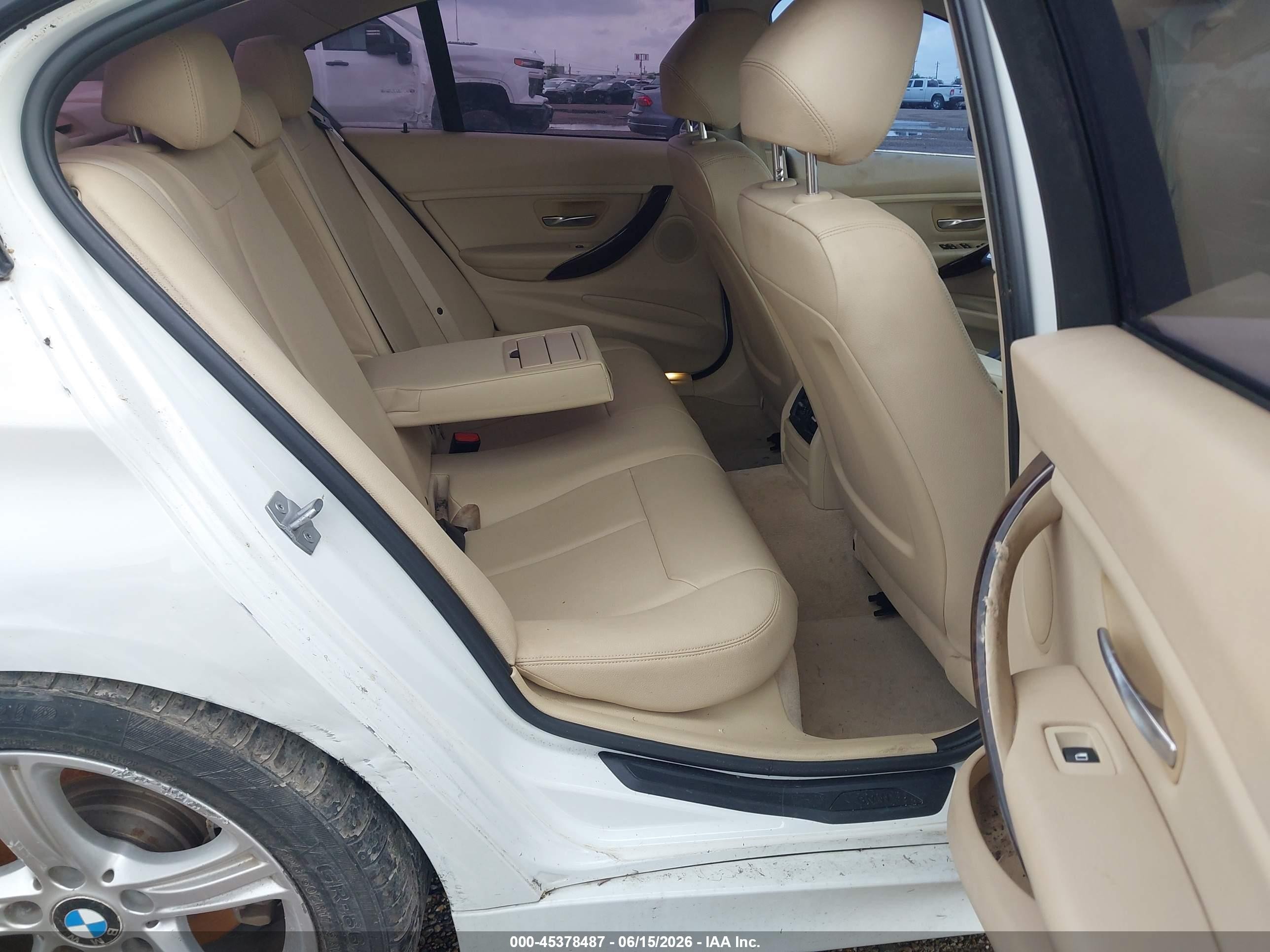 2014 Bmw 320i   White vin: WBA3B1G55ENT00199