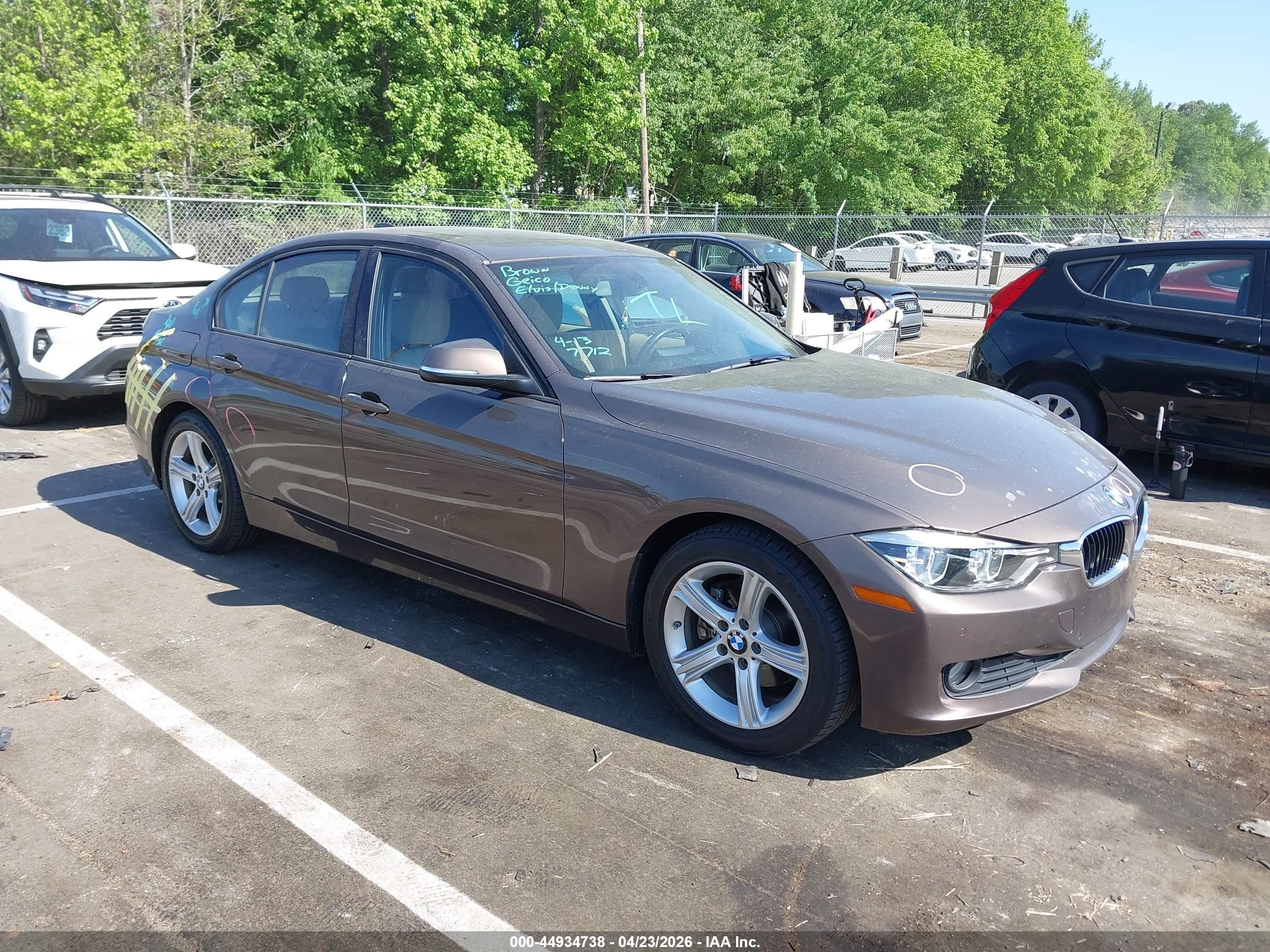 2015 Bmw 320i   Коричневый vin: WBA3B1G55FNT03296