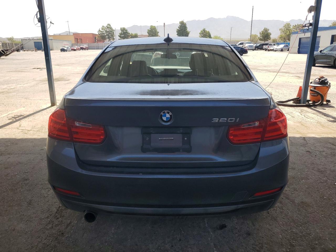 2015 Bmw 320 I Gray vin: WBA3B1G55FNT03556