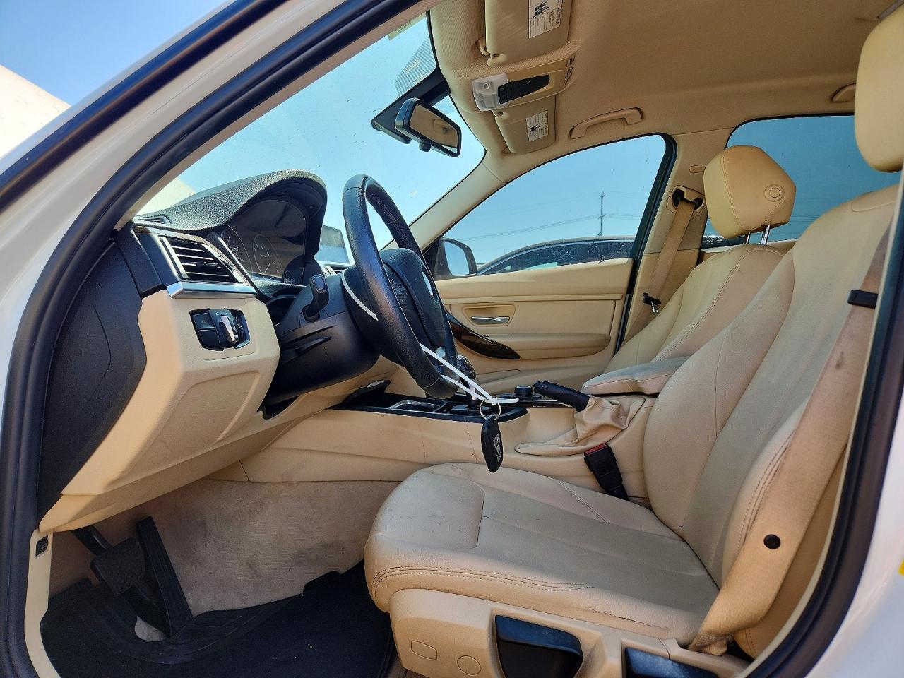2015 Bmw 320 I White vin: WBA3B1G55FNT03735