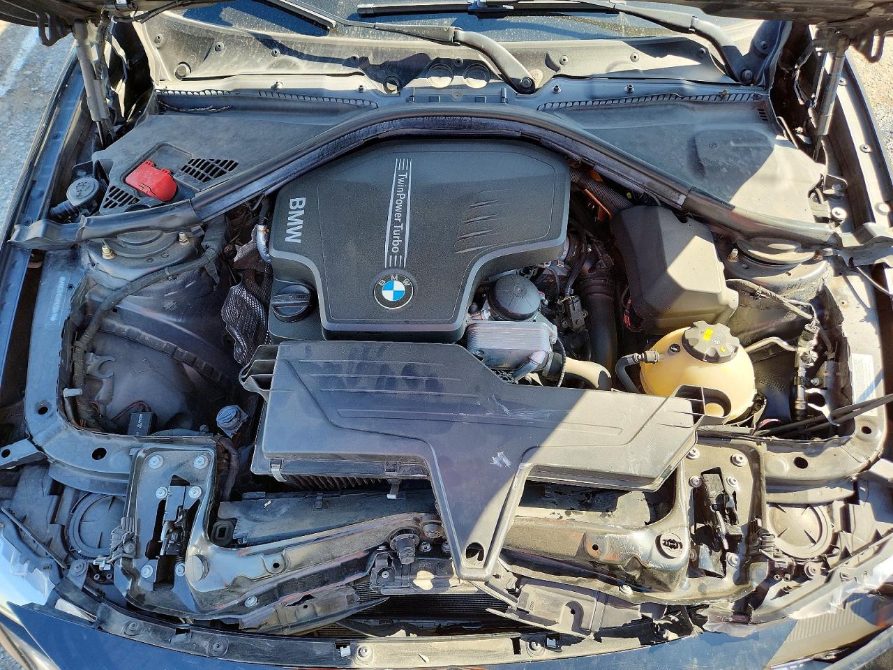 2015 Bmw 320 I Черный vin: WBA3B1G55FNT06411