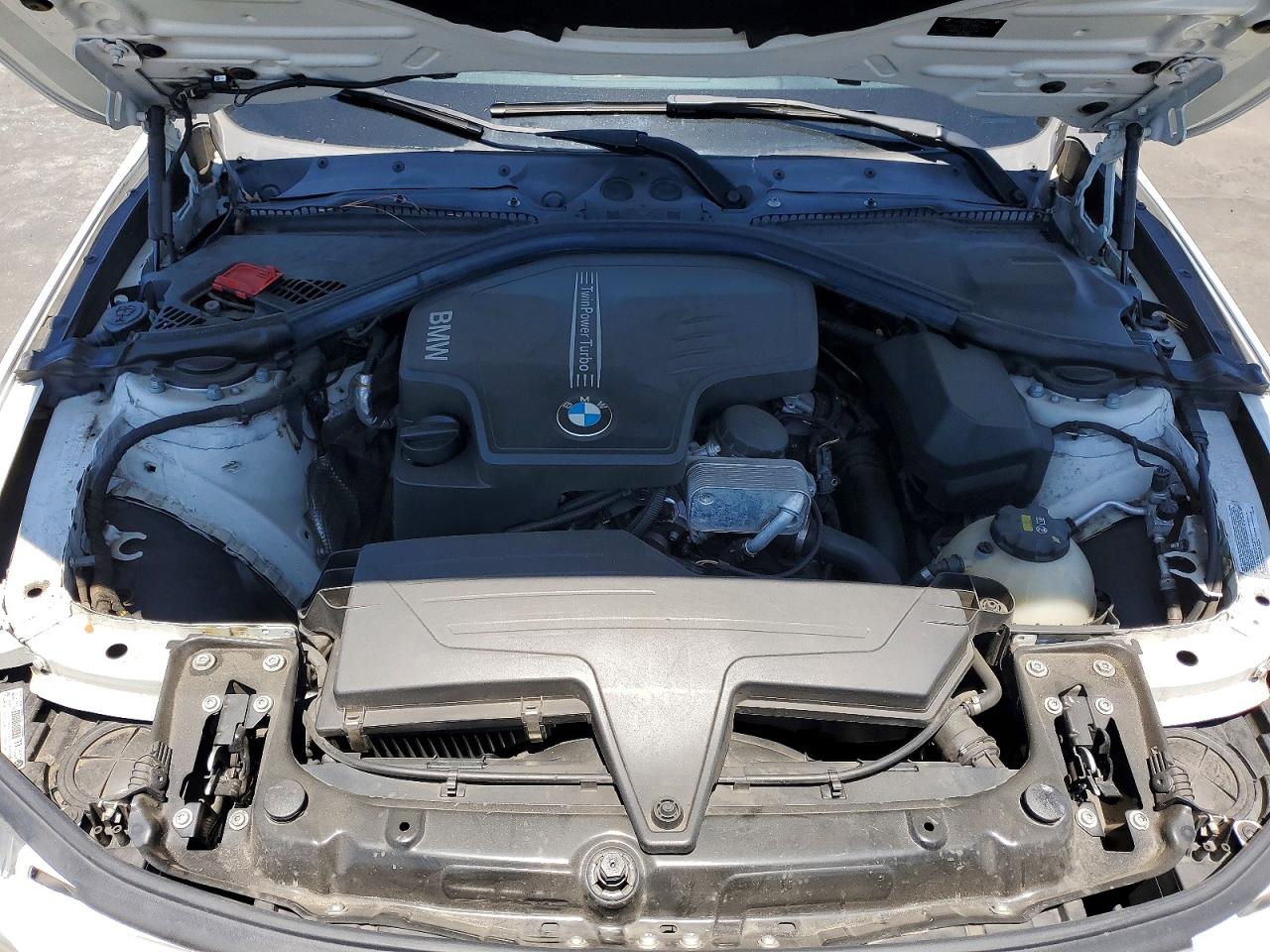 2015 Bmw 320 I White vin: WBA3B1G55FNT06683