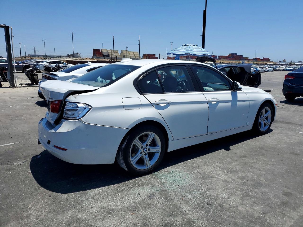 2015 Bmw 320 I White vin: WBA3B1G55FNT06683