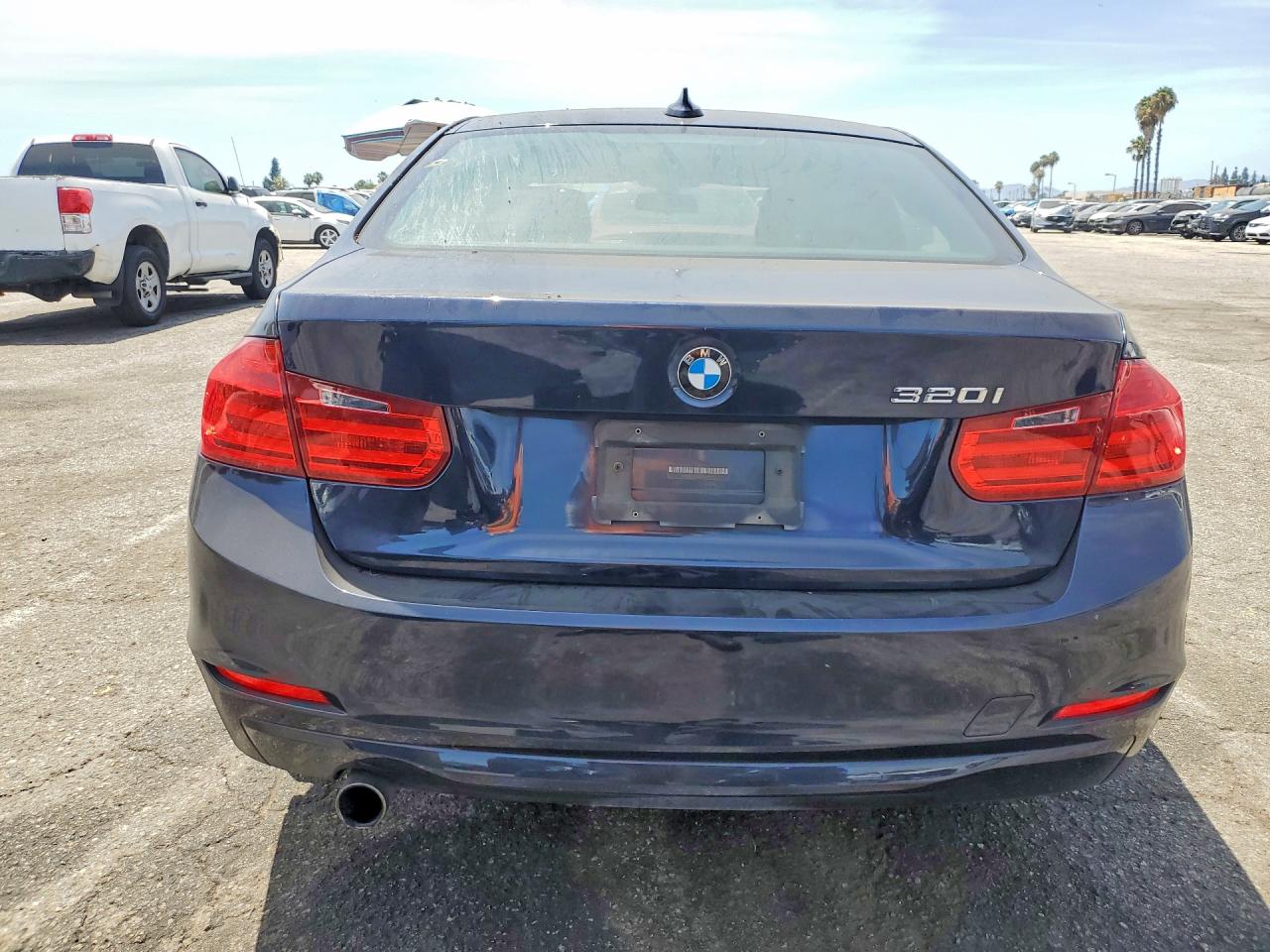 2014 Bmw 320 I Blue vin: WBA3B1G56ENN90775