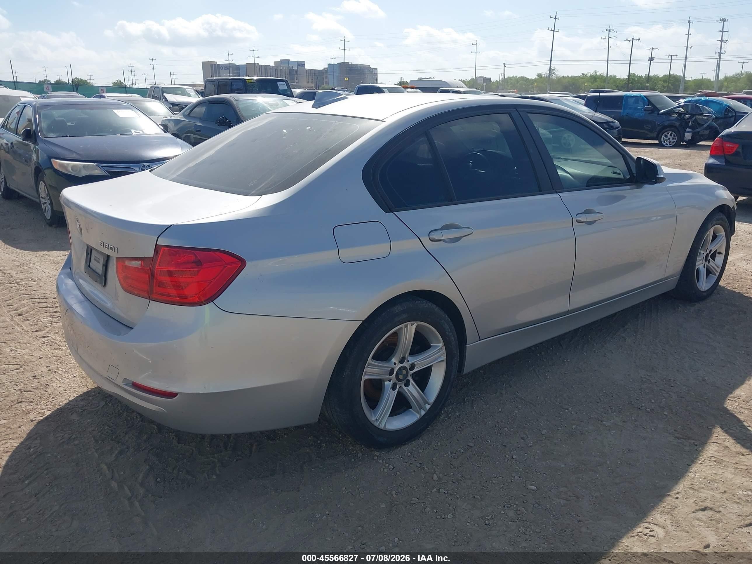 2014 Bmw 320i   Серебряный vin: WBA3B1G56ENT01054