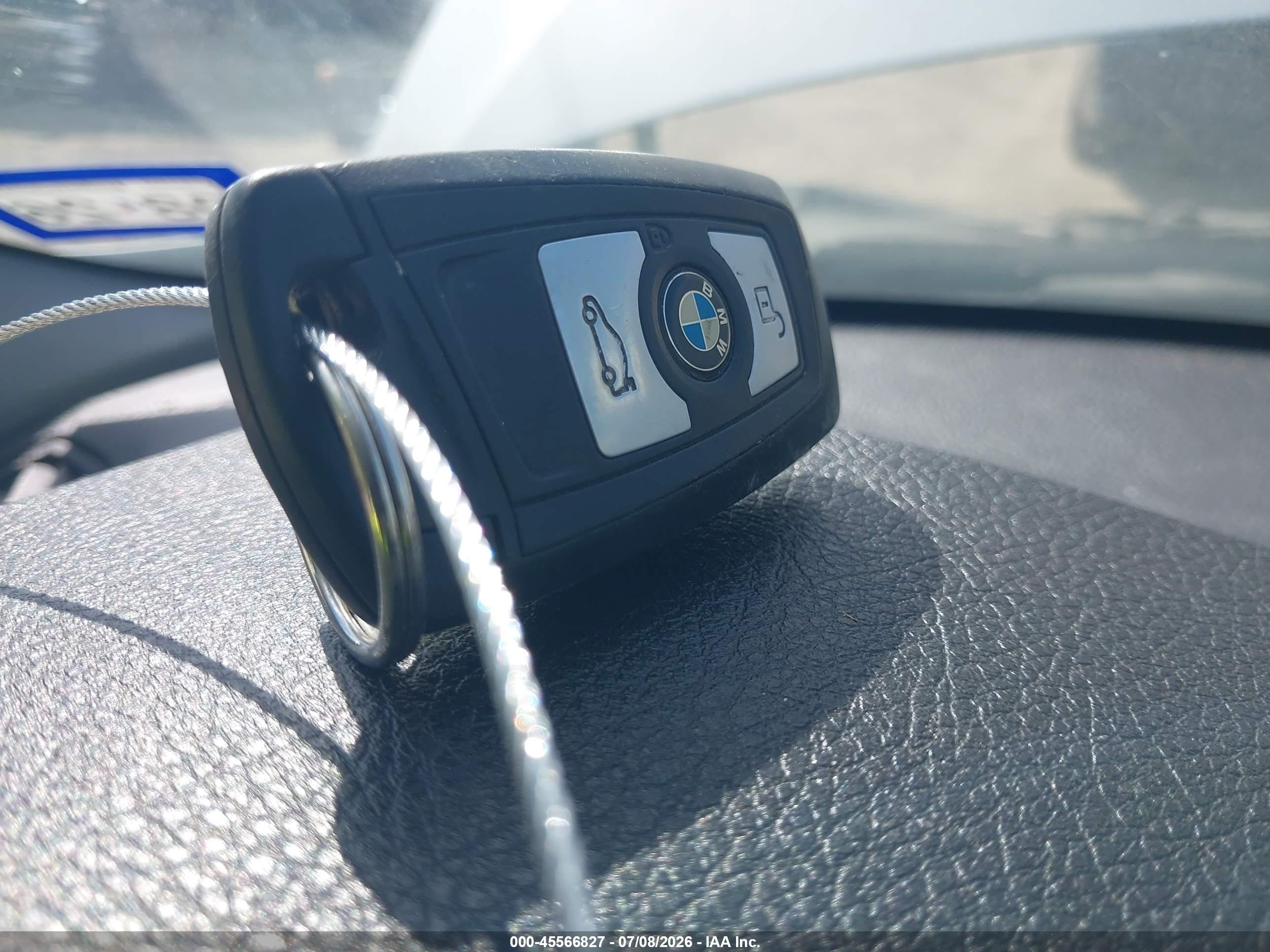 2014 Bmw 320i   Серебряный vin: WBA3B1G56ENT01054
