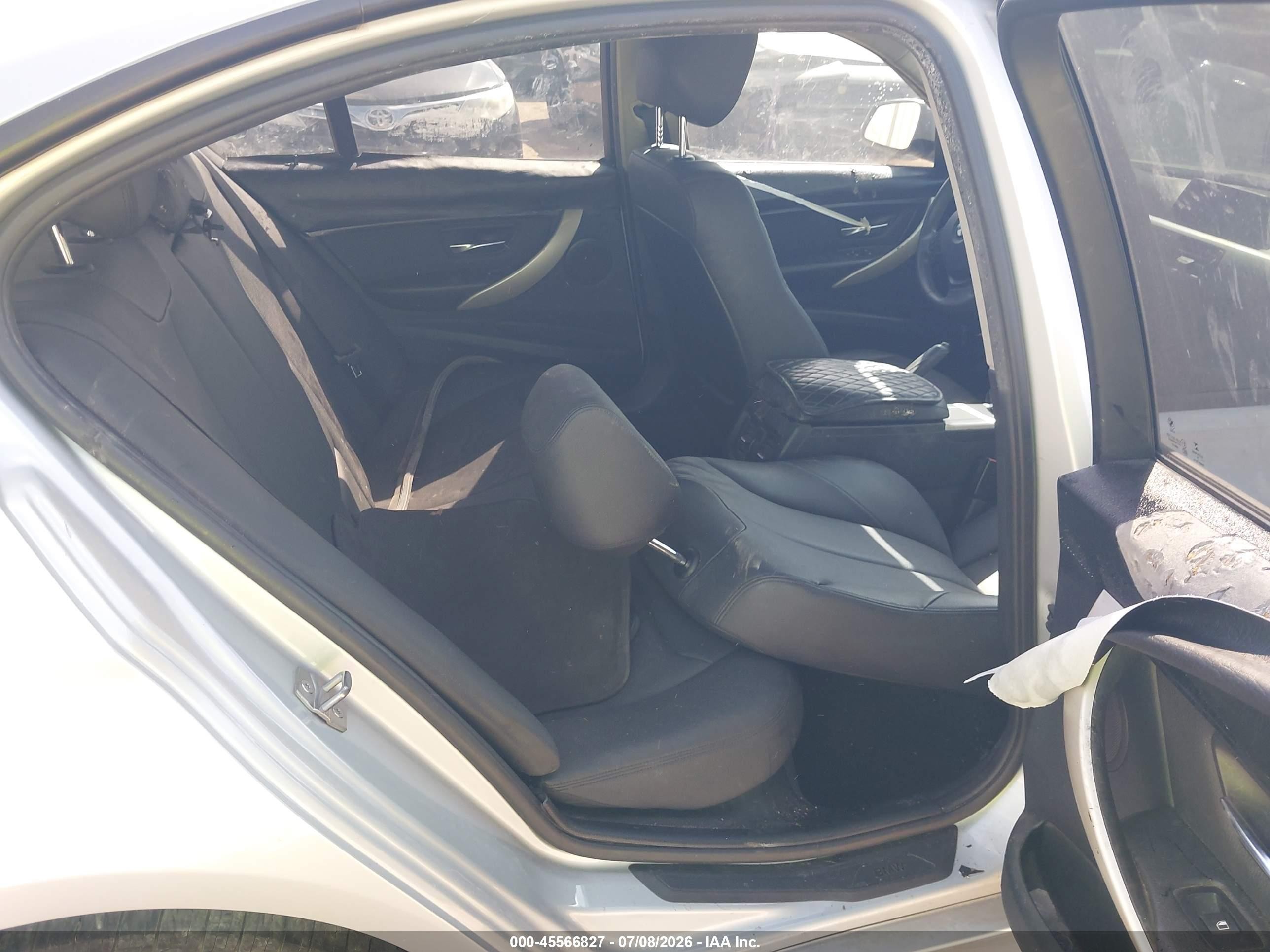 2014 Bmw 320i   Серебряный vin: WBA3B1G56ENT01054