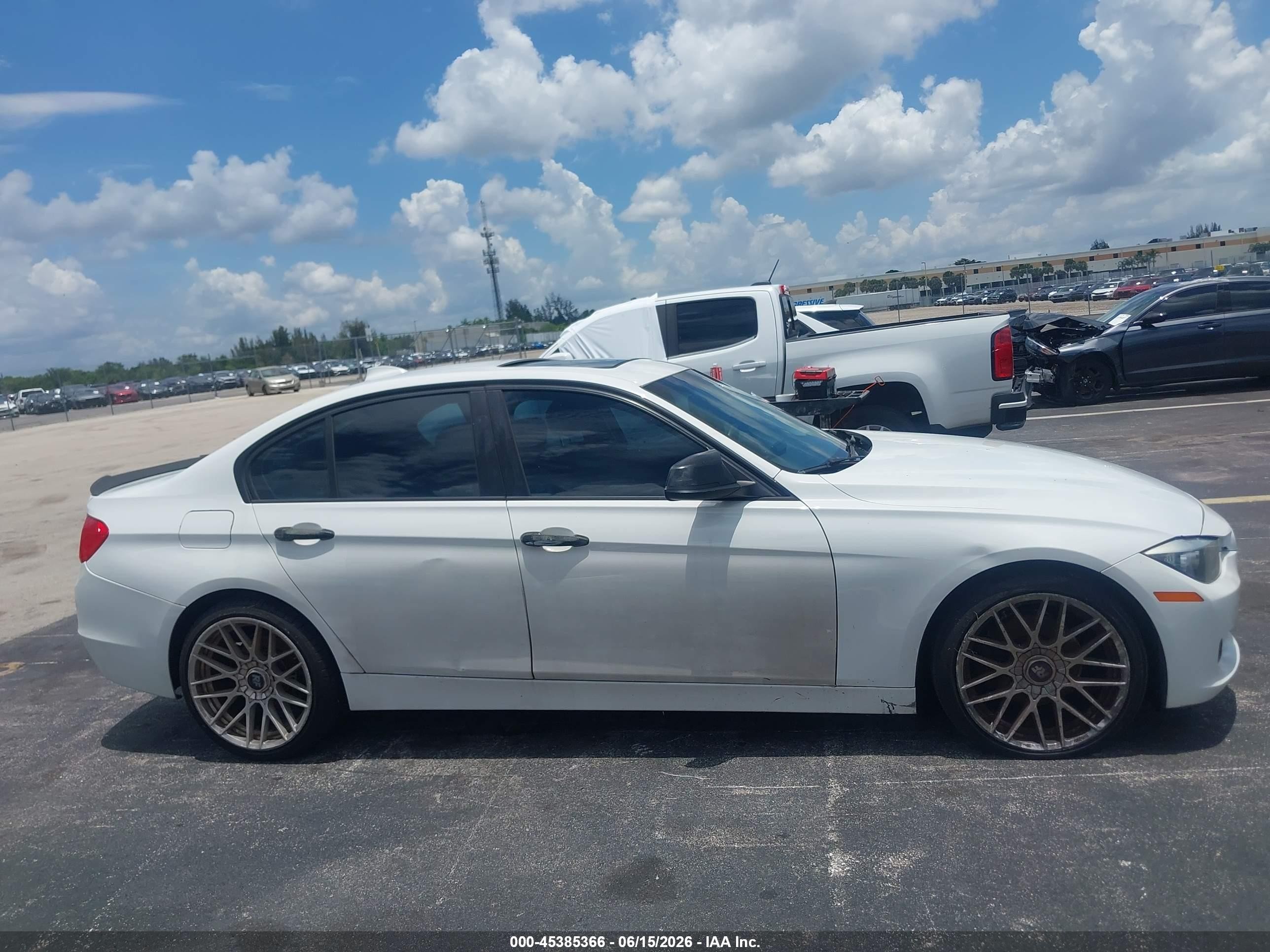 2015 Bmw 320i   White vin: WBA3B1G56FNT06515