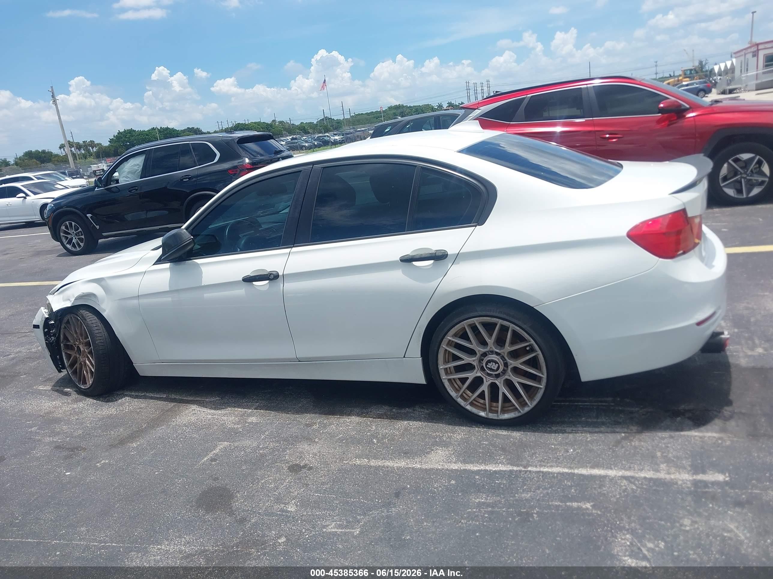 2015 Bmw 320i   White vin: WBA3B1G56FNT06515