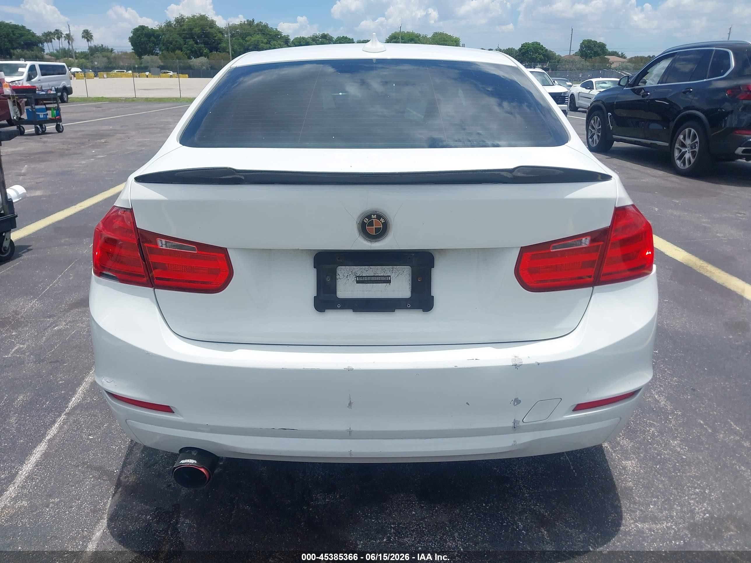 2015 Bmw 320i   White vin: WBA3B1G56FNT06515