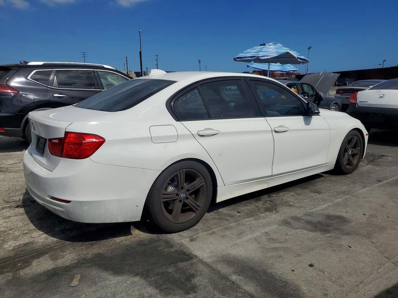 2015 Bmw 320 I White vin: WBA3B1G56FNT07650