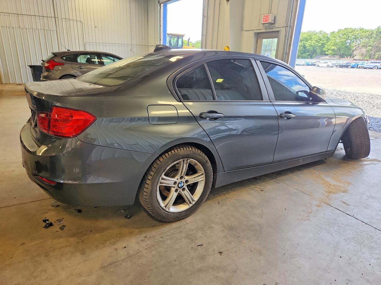 2015 Bmw 320 I Серый vin: WBA3B1G56FNT64107
