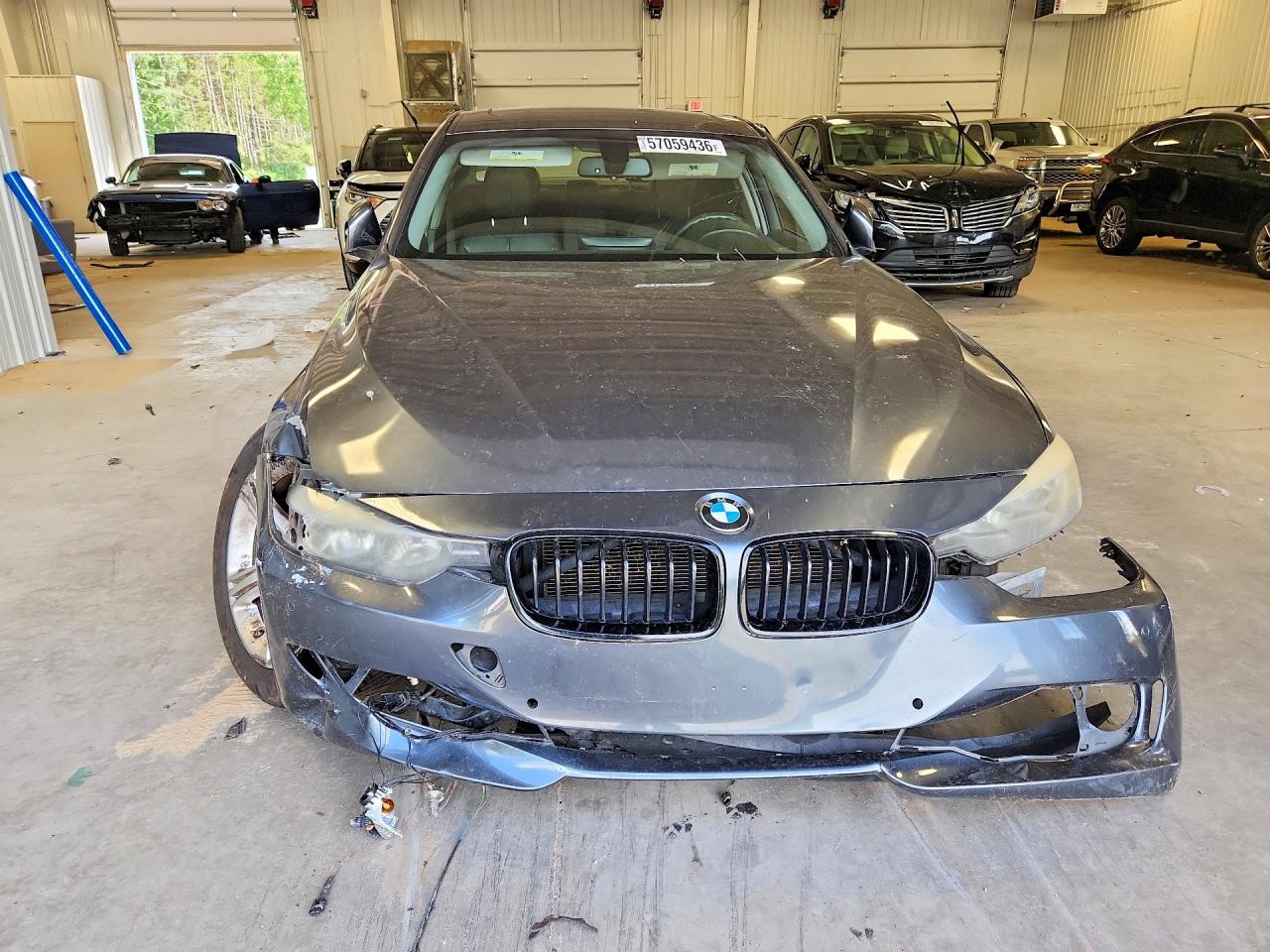 2015 Bmw 320 I Серый vin: WBA3B1G56FNT64107