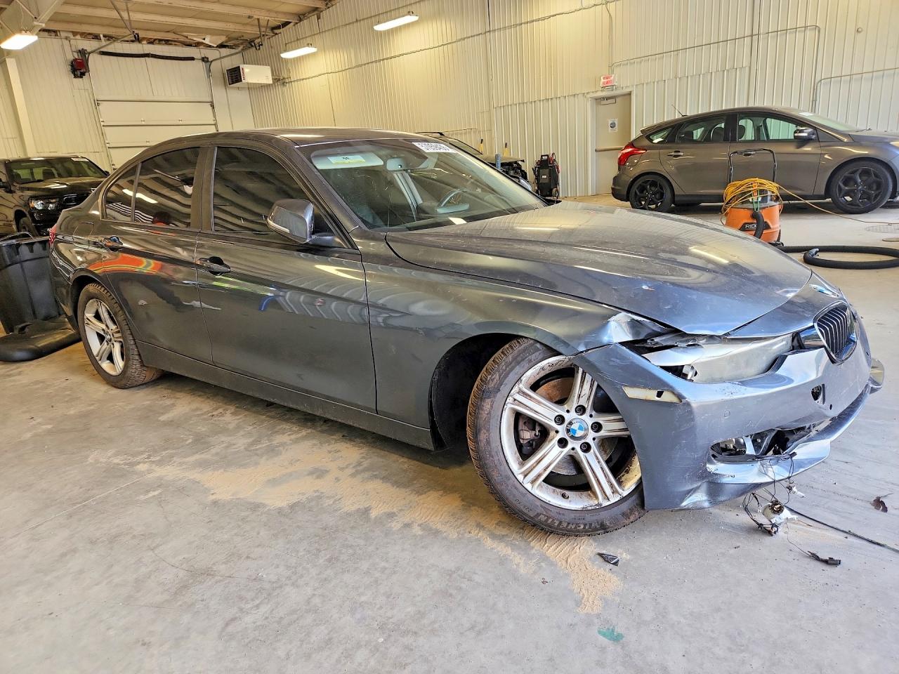 2015 Bmw 320 I Серый vin: WBA3B1G56FNT64107